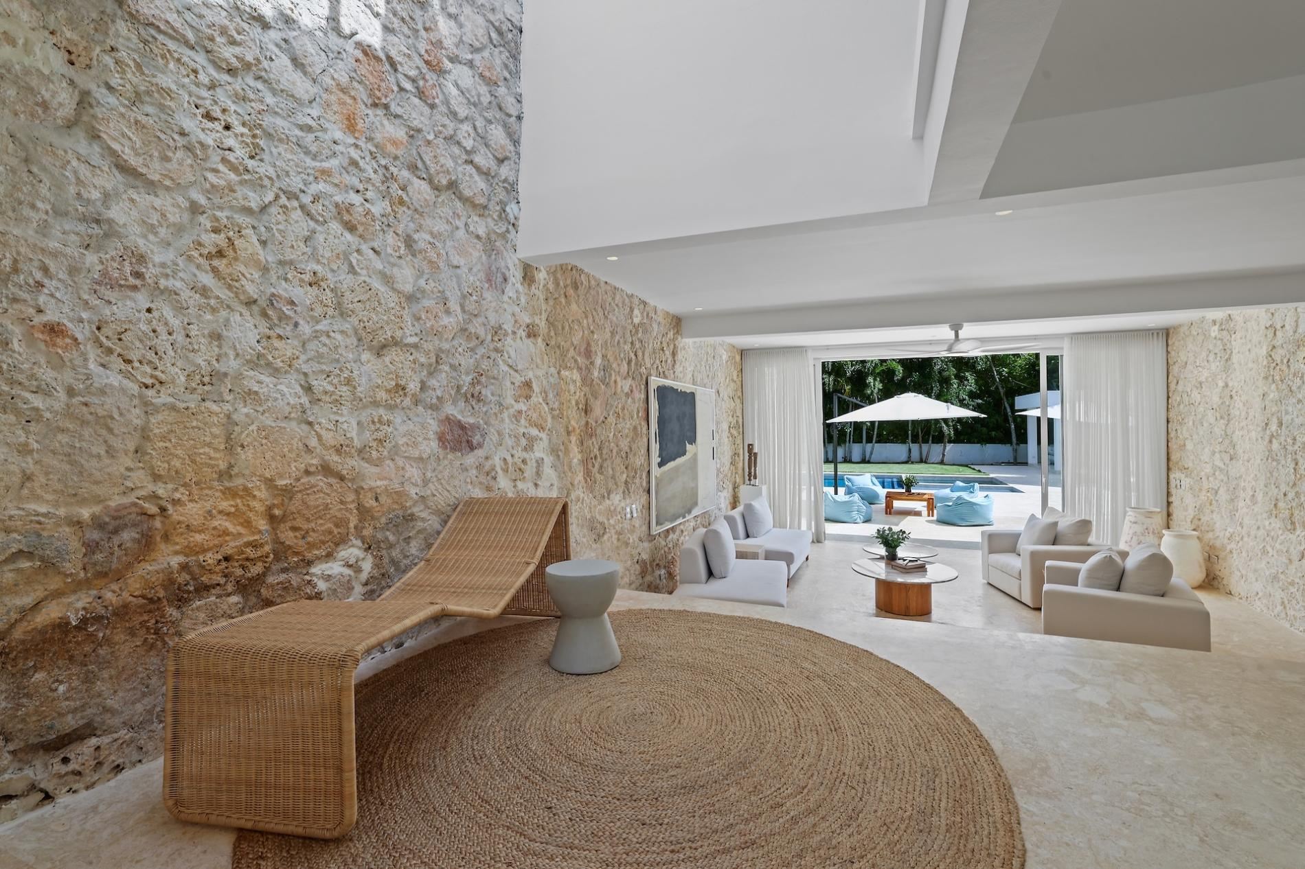 Villa Serenity Luxe Tropical Retreat