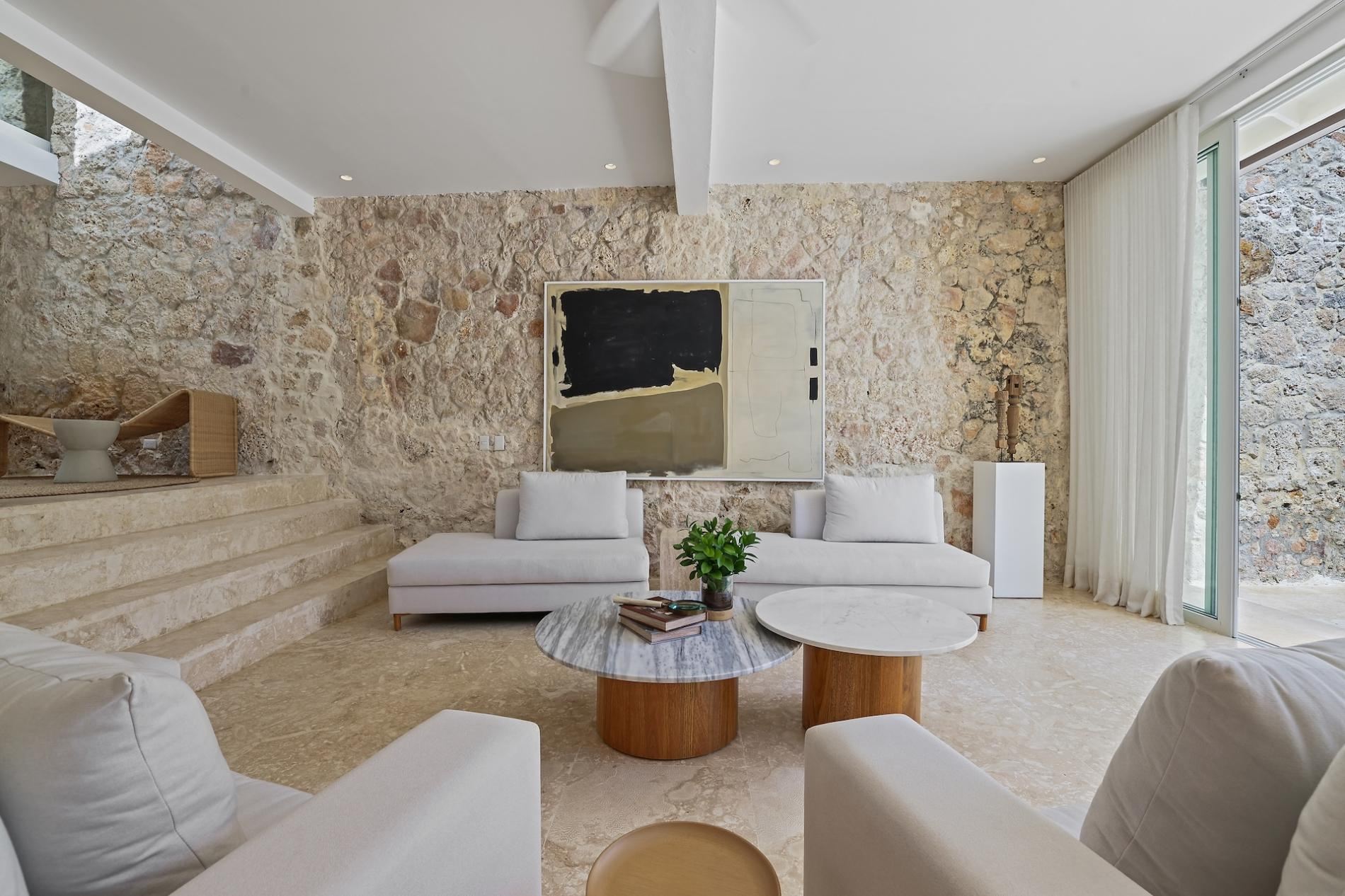 Villa Serenity Luxe Tropical Retreat