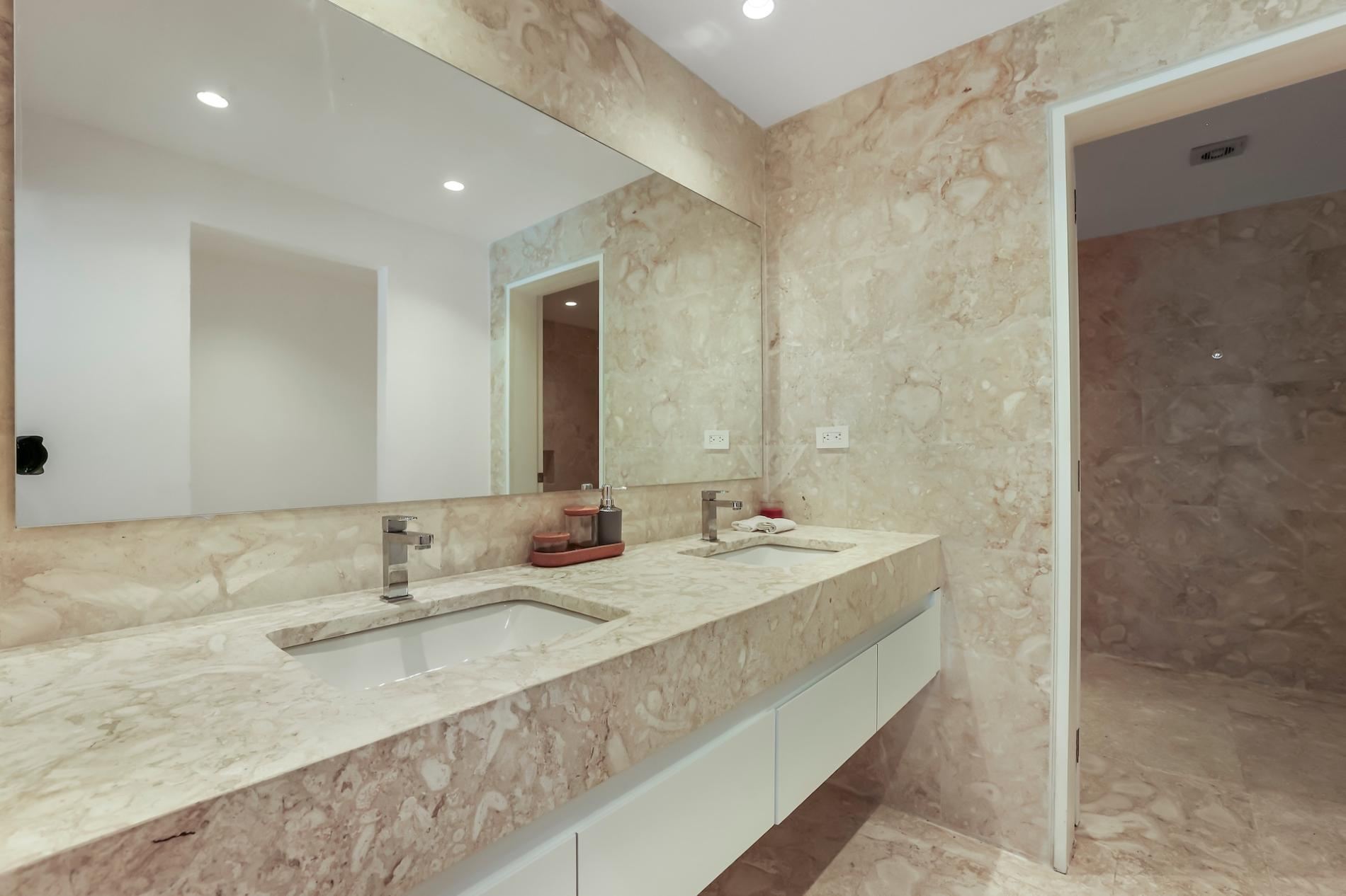 Villa Serenity Luxe Tropical Retreat