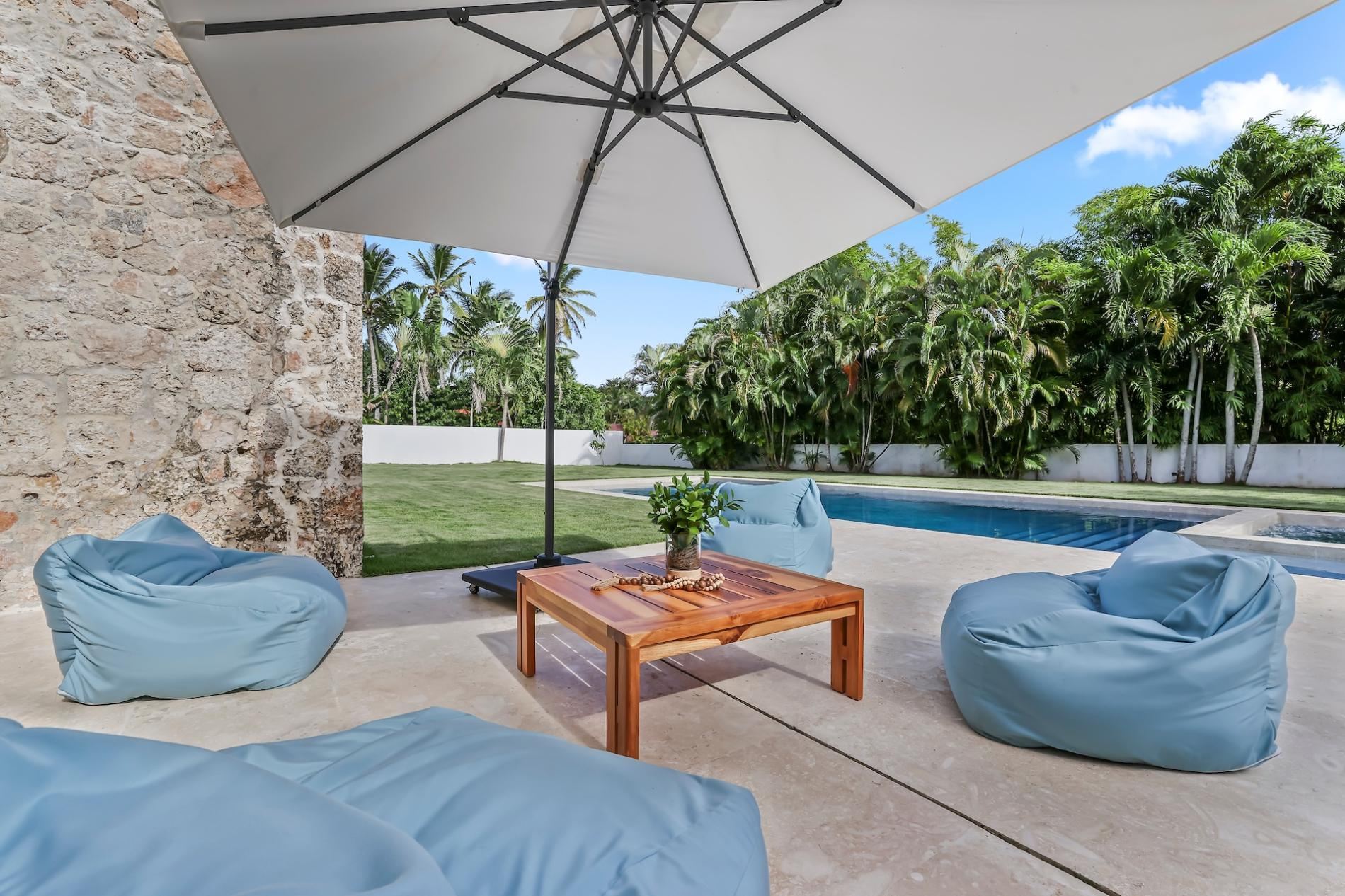 Villa Serenity Luxe Tropical Retreat