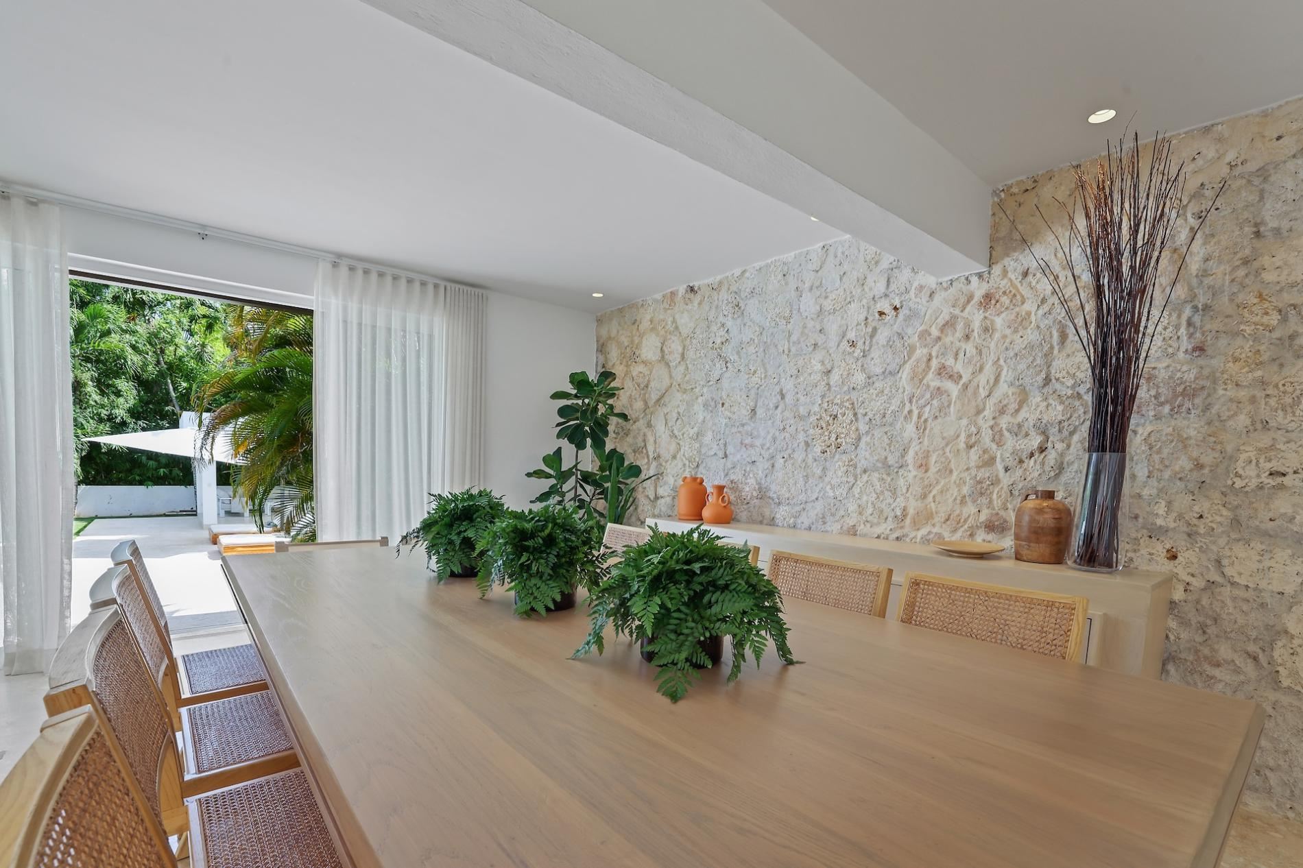 Villa Serenity Luxe Tropical Retreat