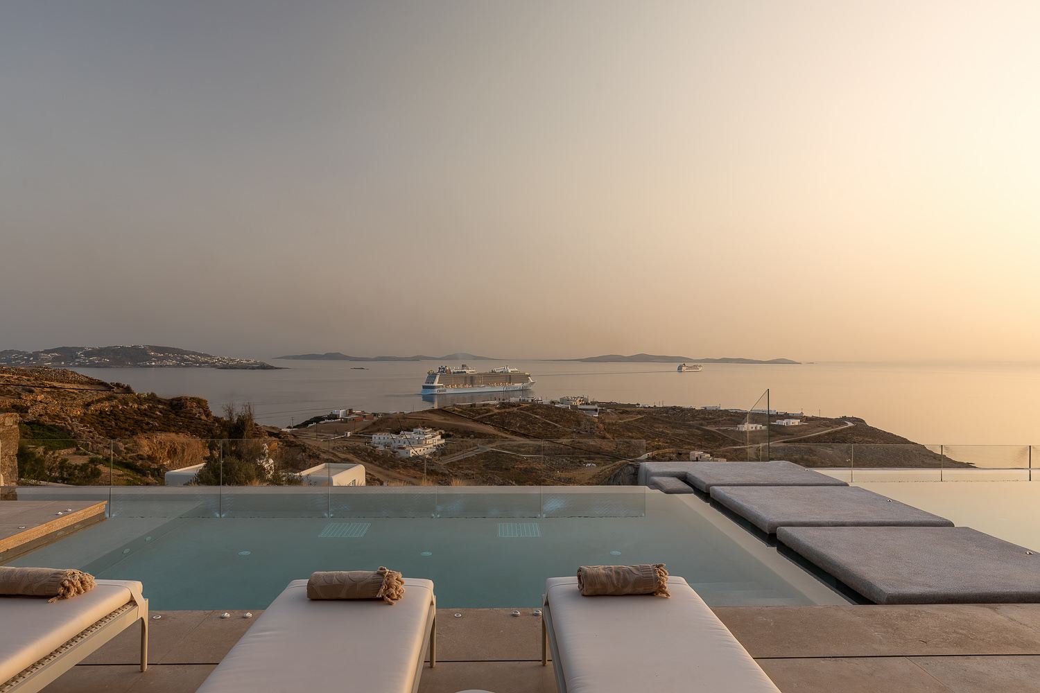 Horizon Analemma Villa