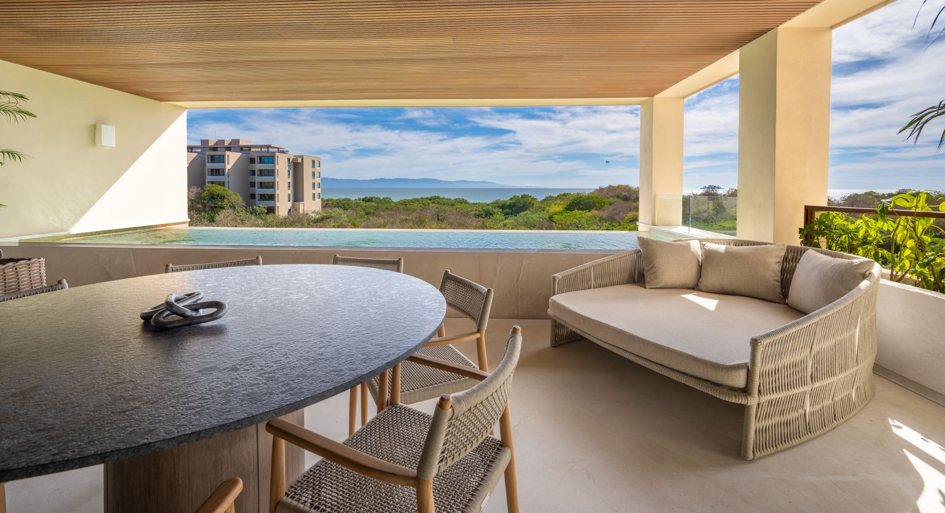 Villa Surf Residences 221