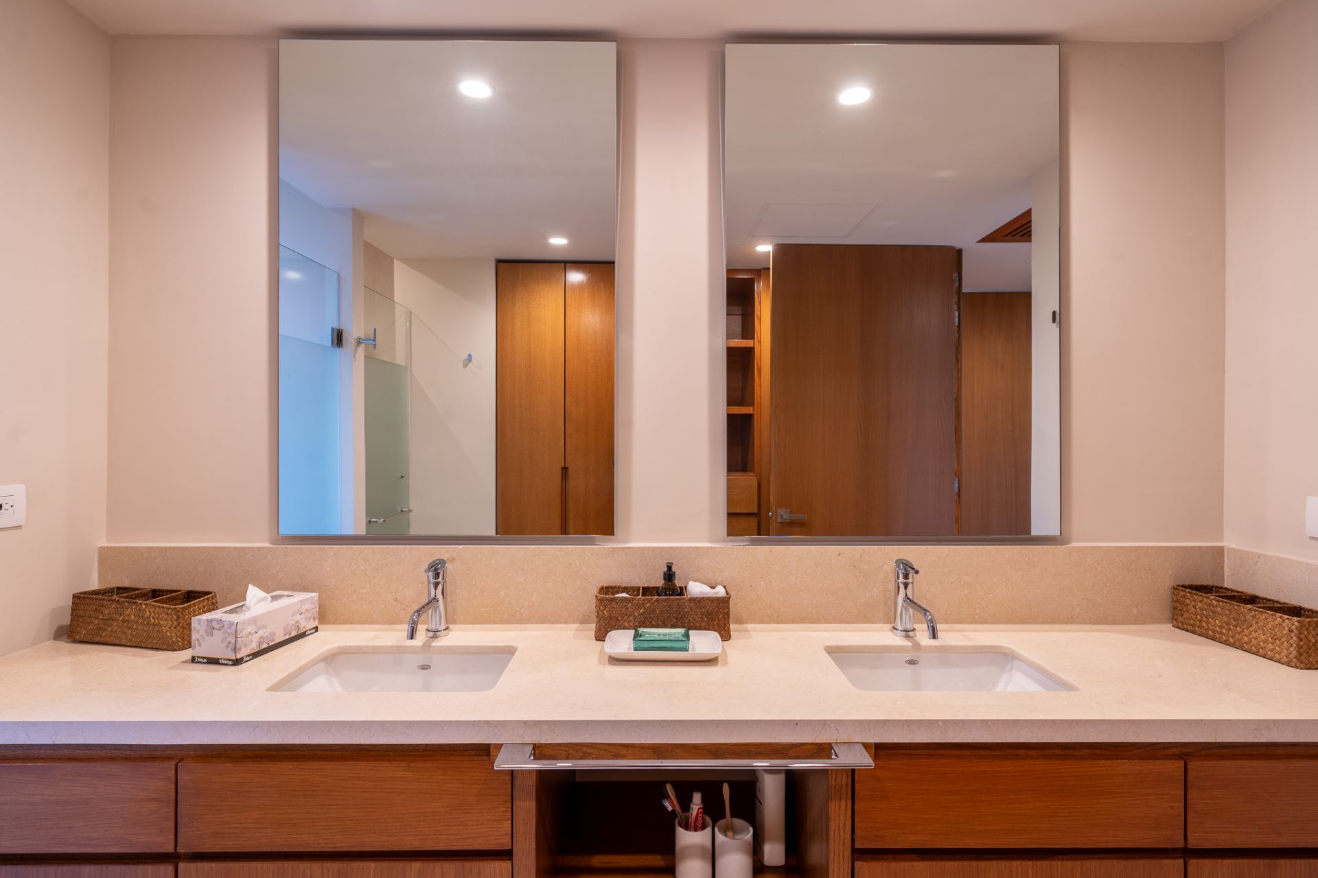 Villa Surf Residences 211