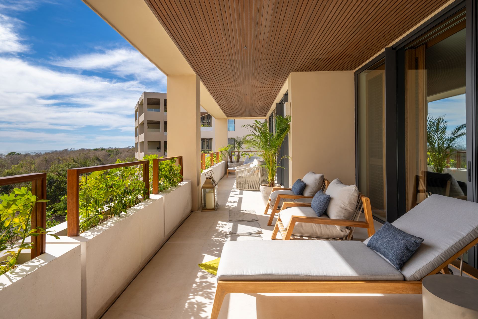 Villa Surf Residences 221