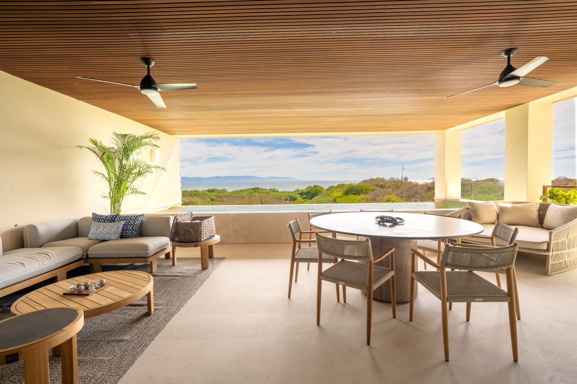 Villa Surf Residences 221