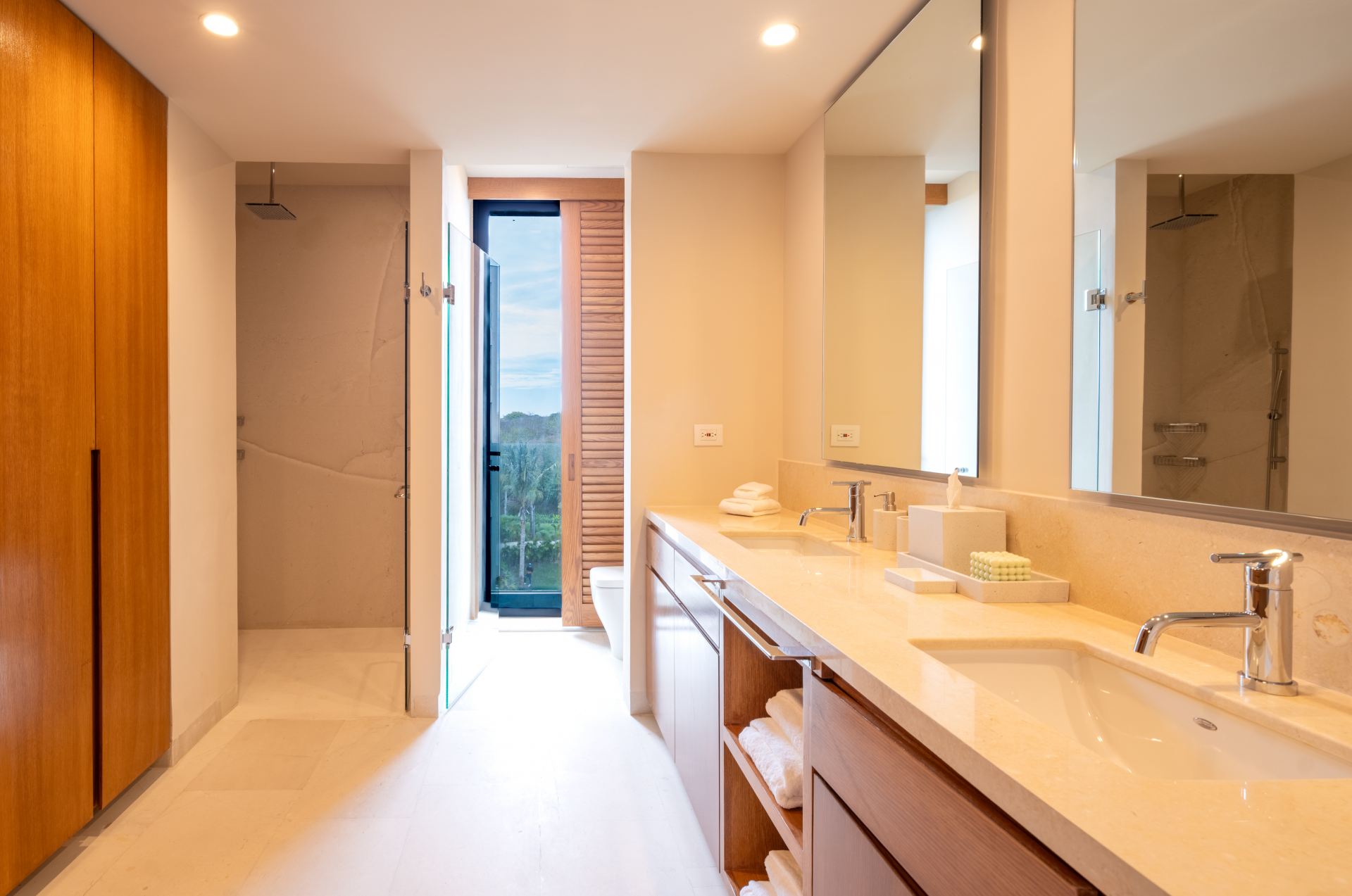 Villa Surf Residences 221