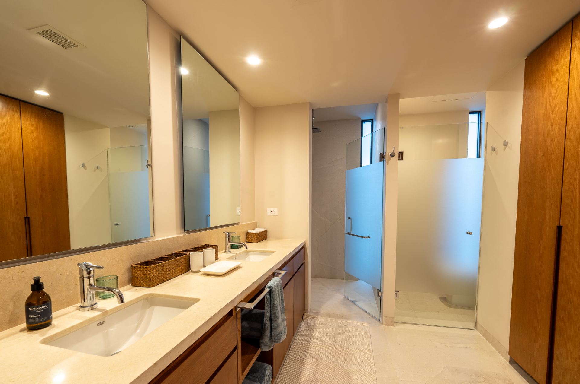 Villa Surf Residences 211