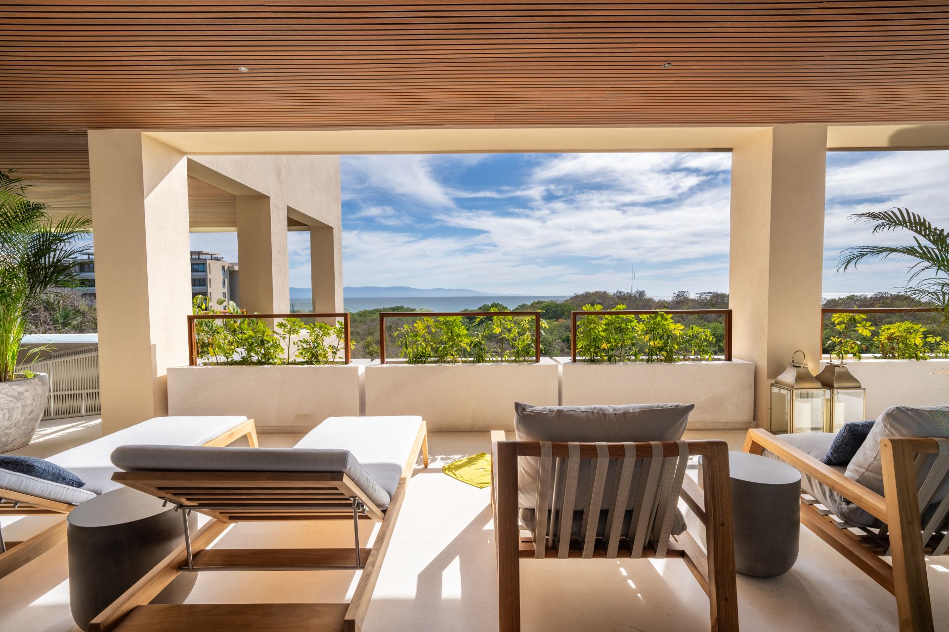 Villa Surf Residences 221