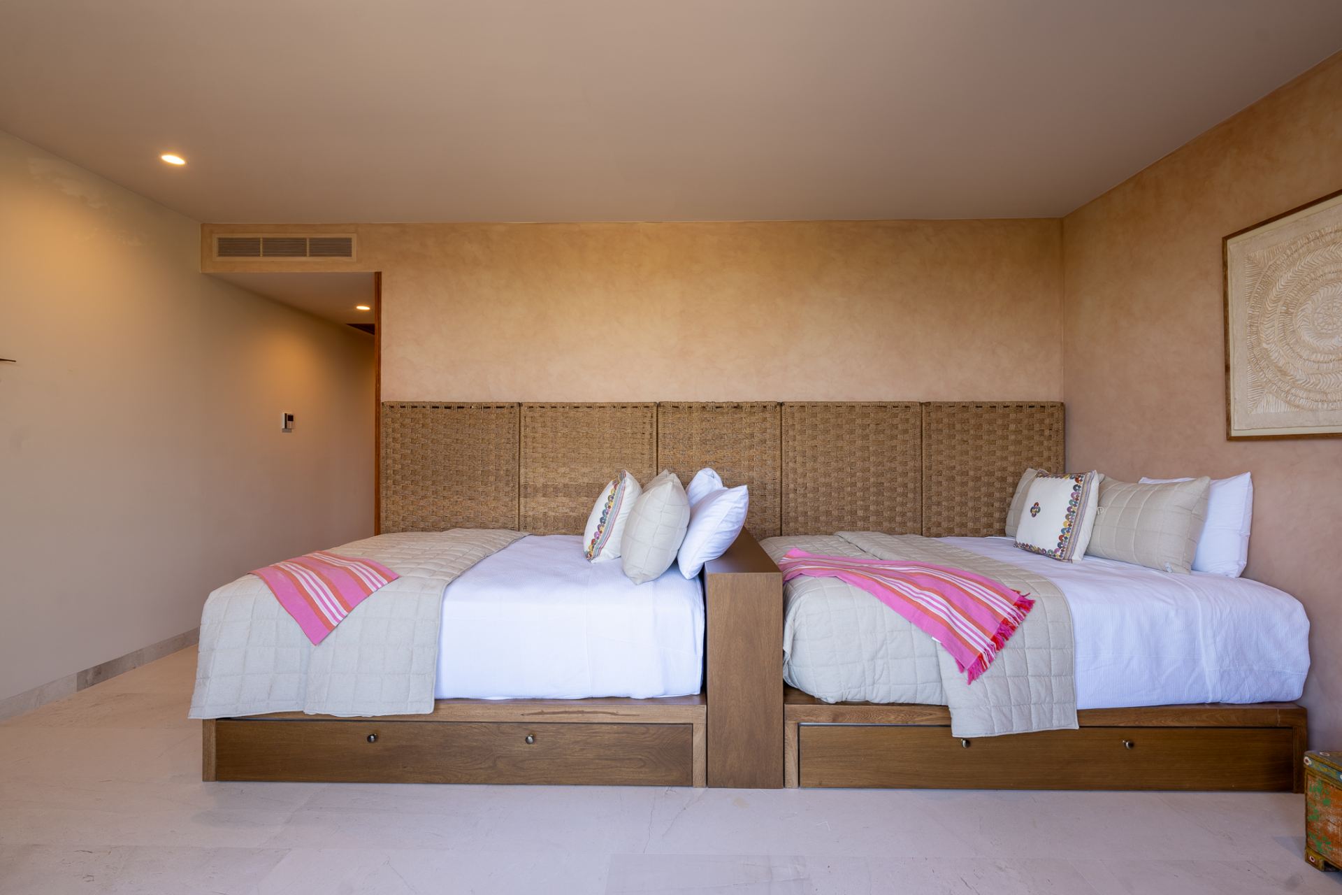 Villa Surf Residences 211