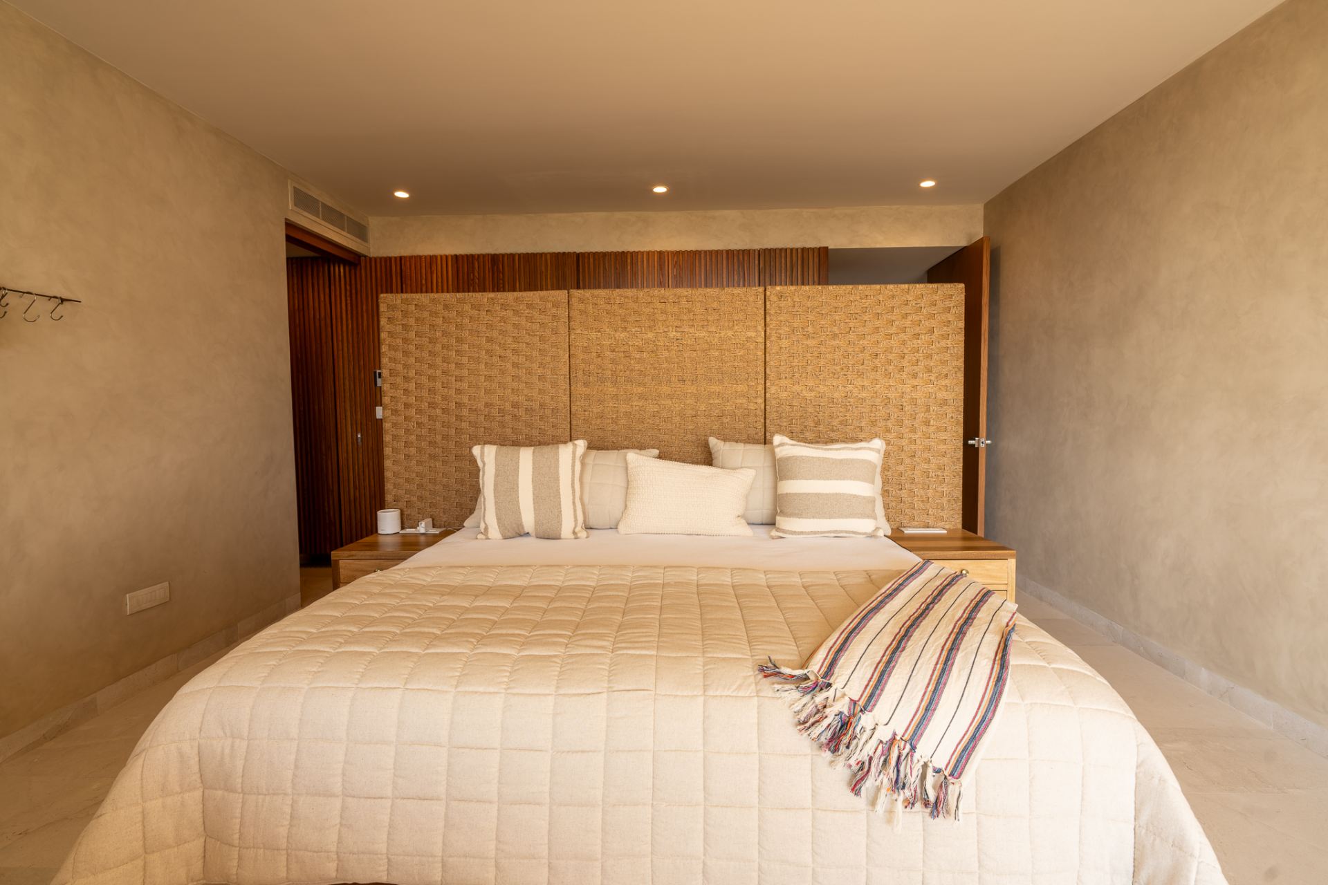 Villa Surf Residences 211