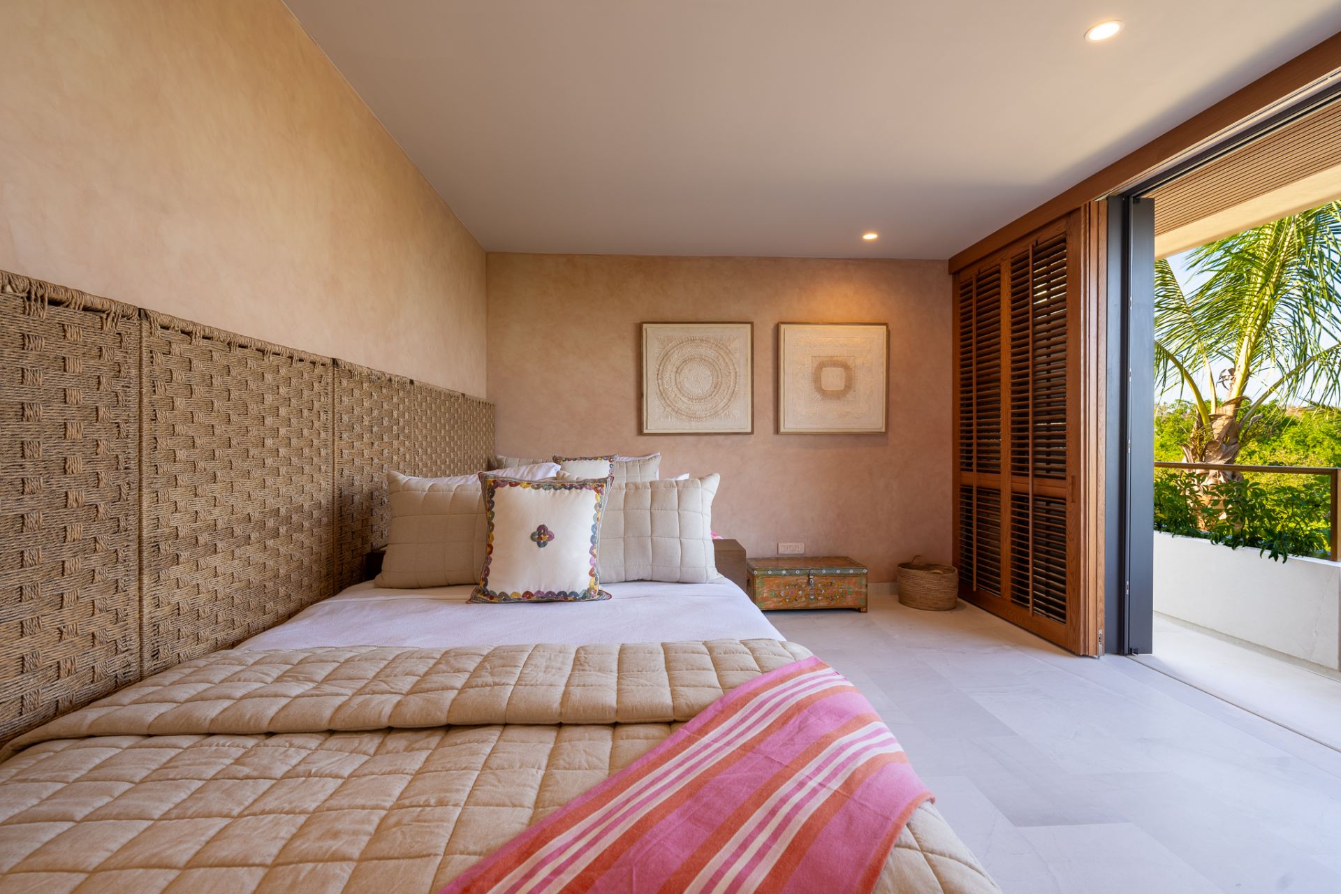 Villa Surf Residences 211