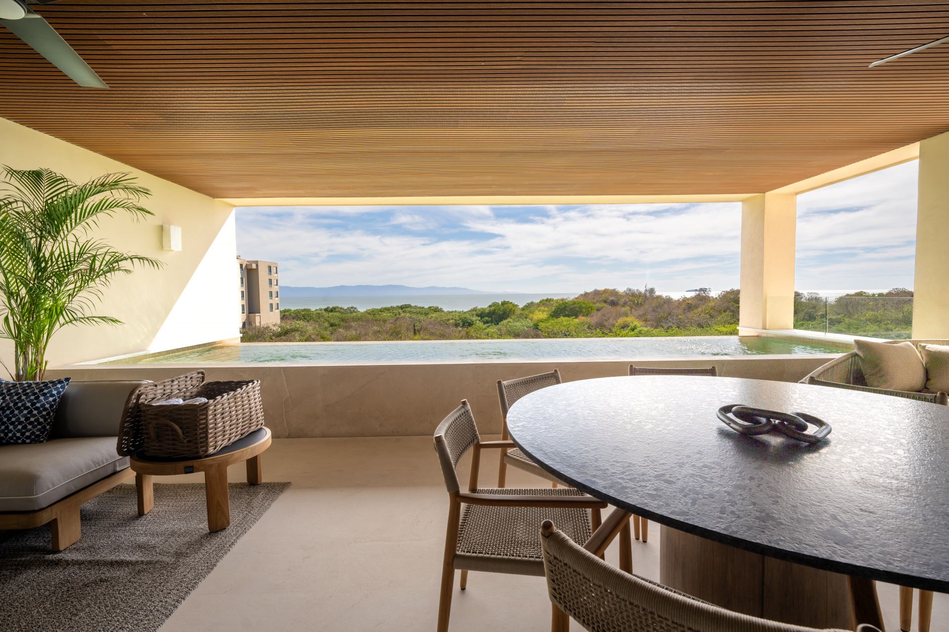 Villa Surf Residences 221