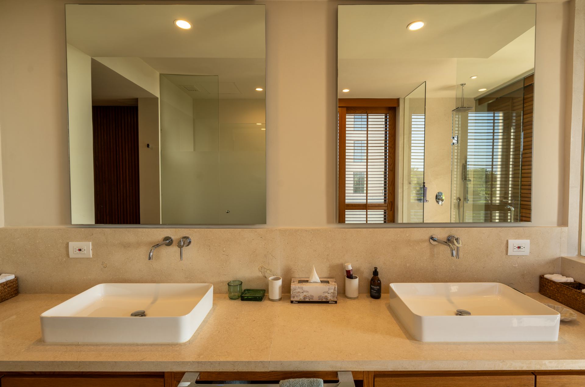 Villa Surf Residences 211