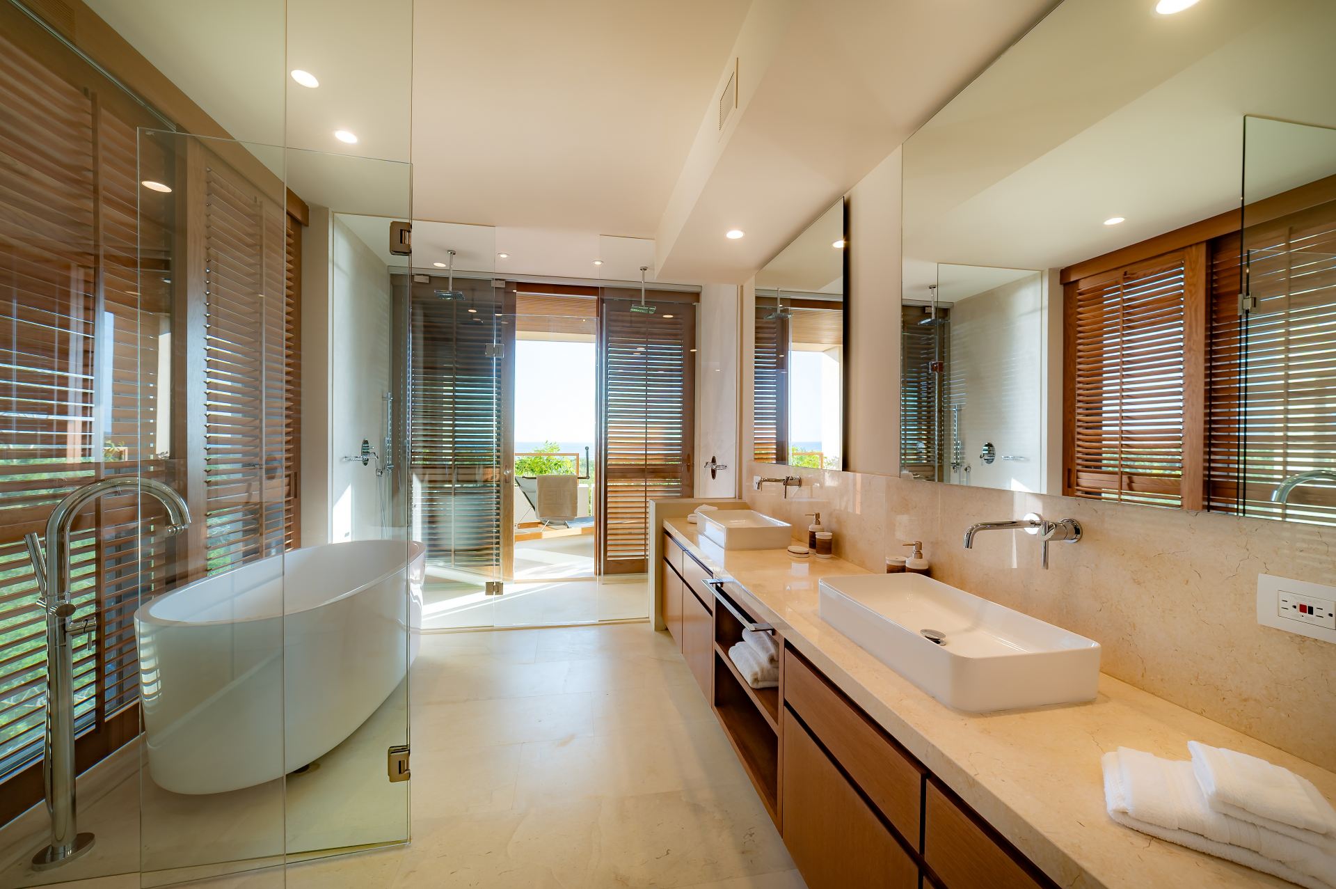 Villa Surf Residences 312