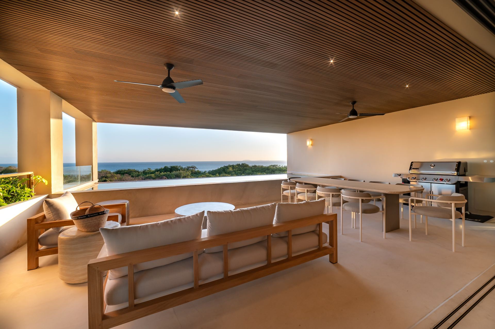 Villa Surf Residences 312