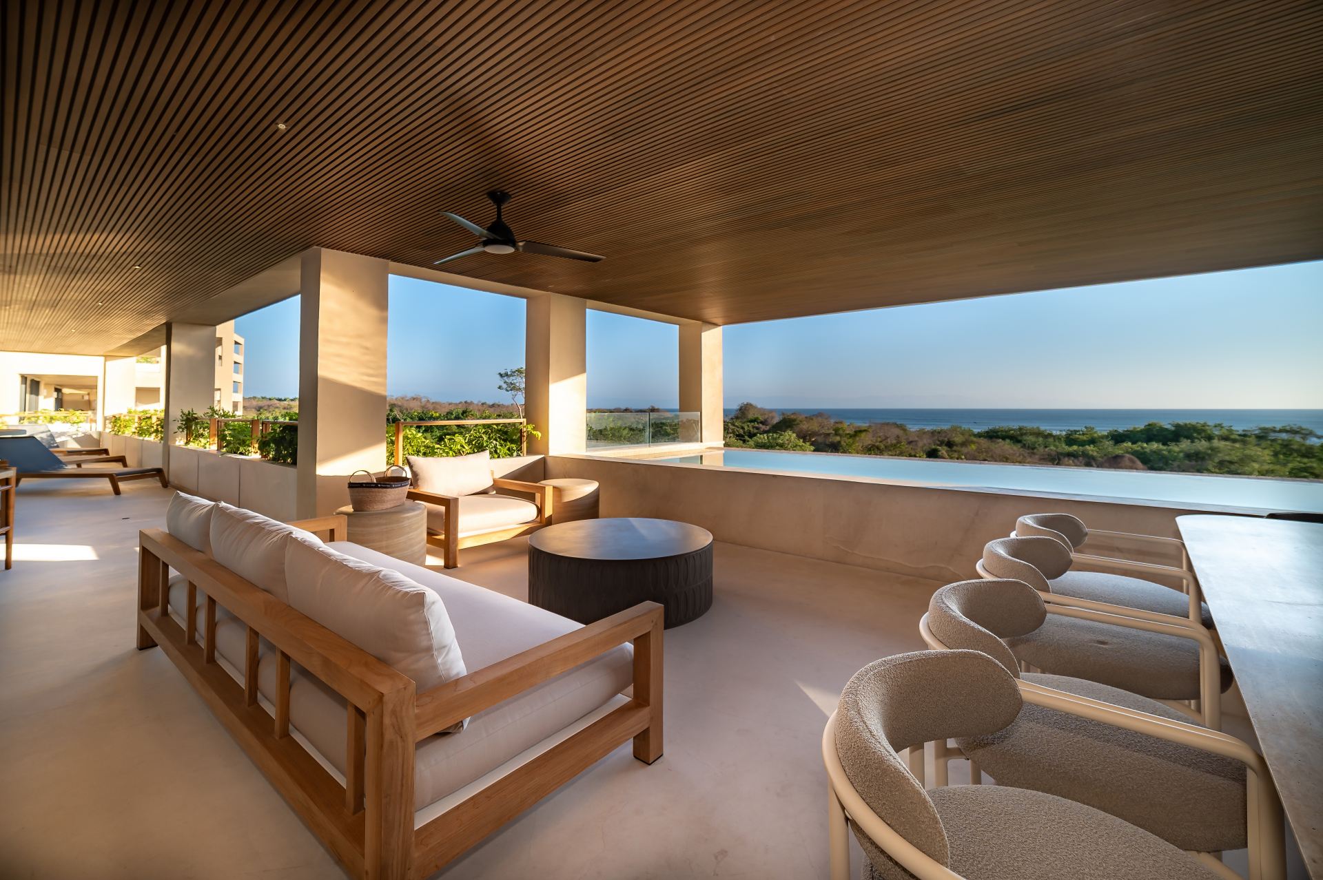 Villa Surf Residences 312