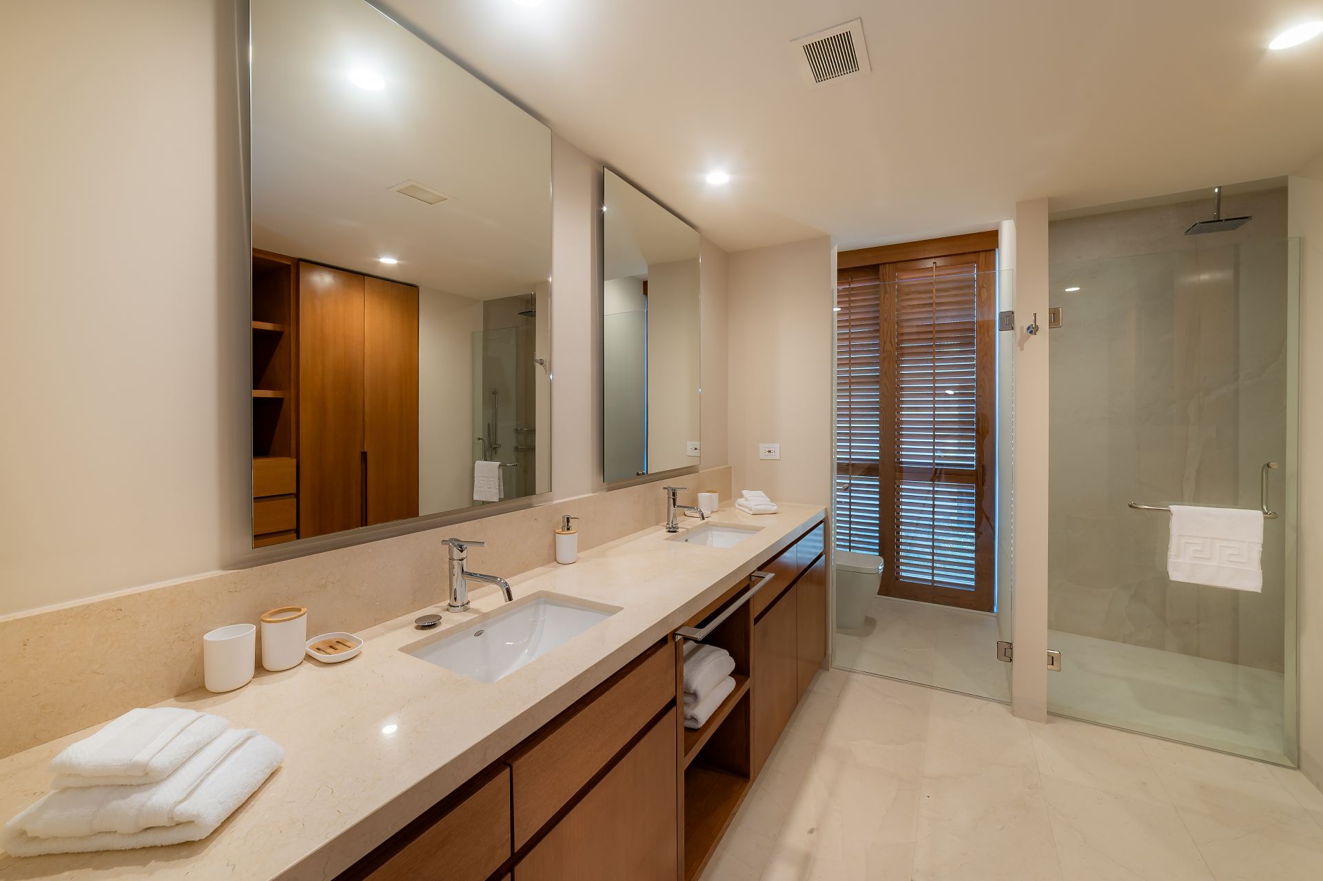 Villa Surf Residences 312