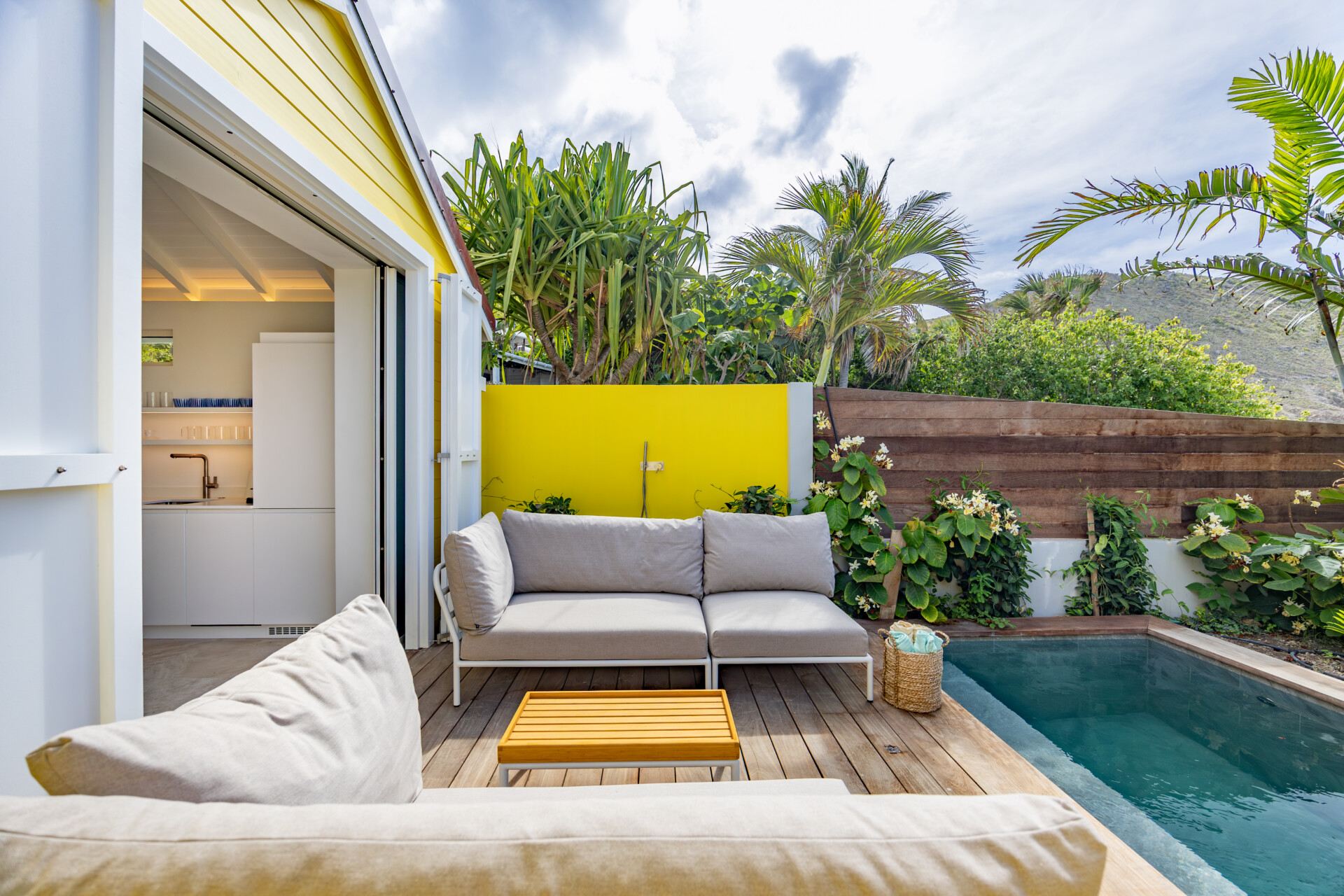 Villa The Yellow Hut