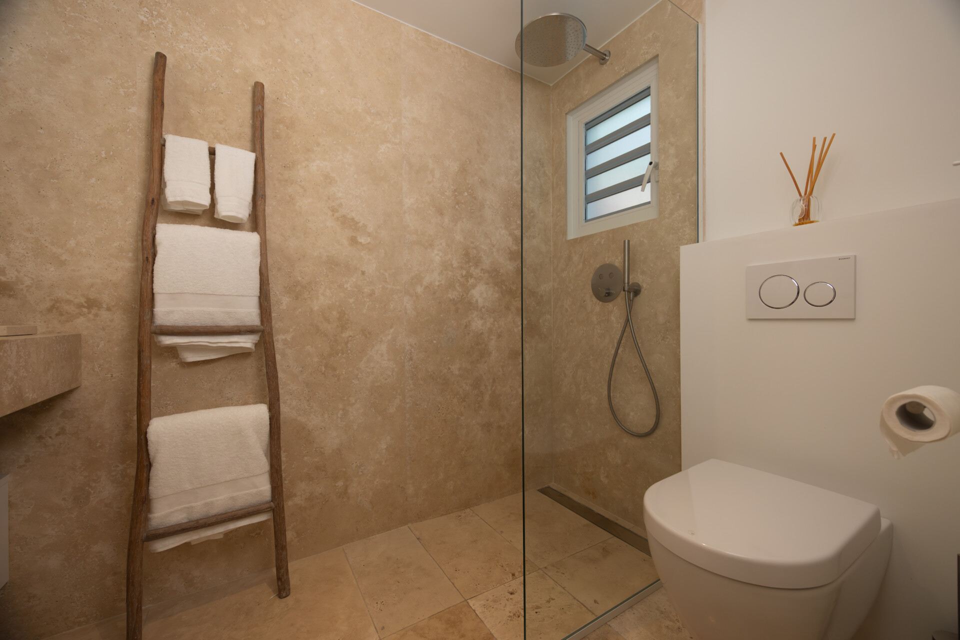 Villa The Yellow Hut