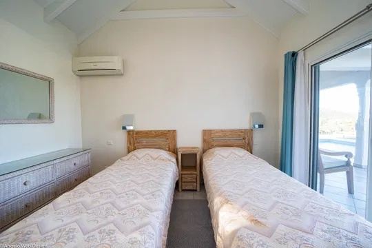 Villa Acajous Estate