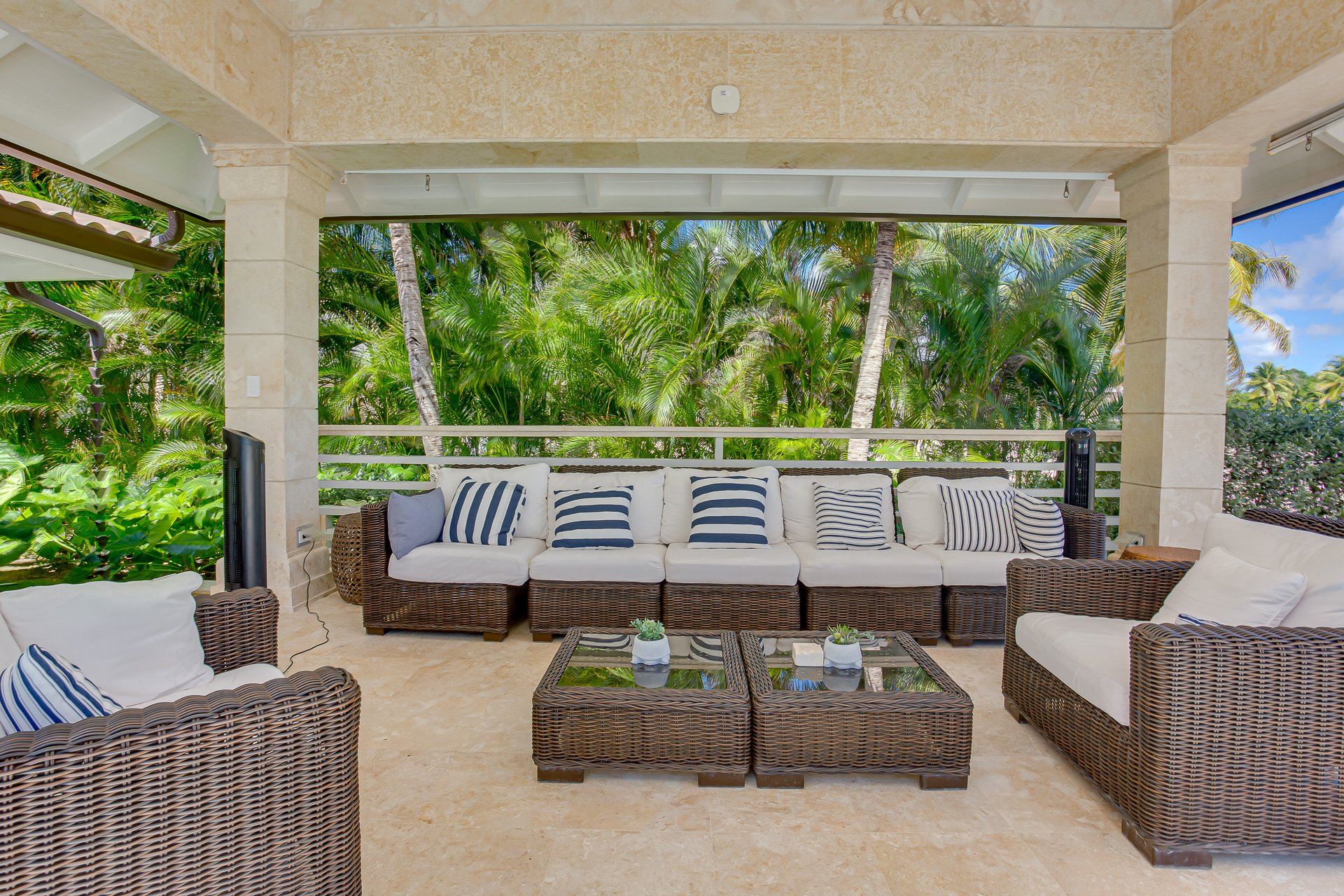 Villa Tortuga Bay D8