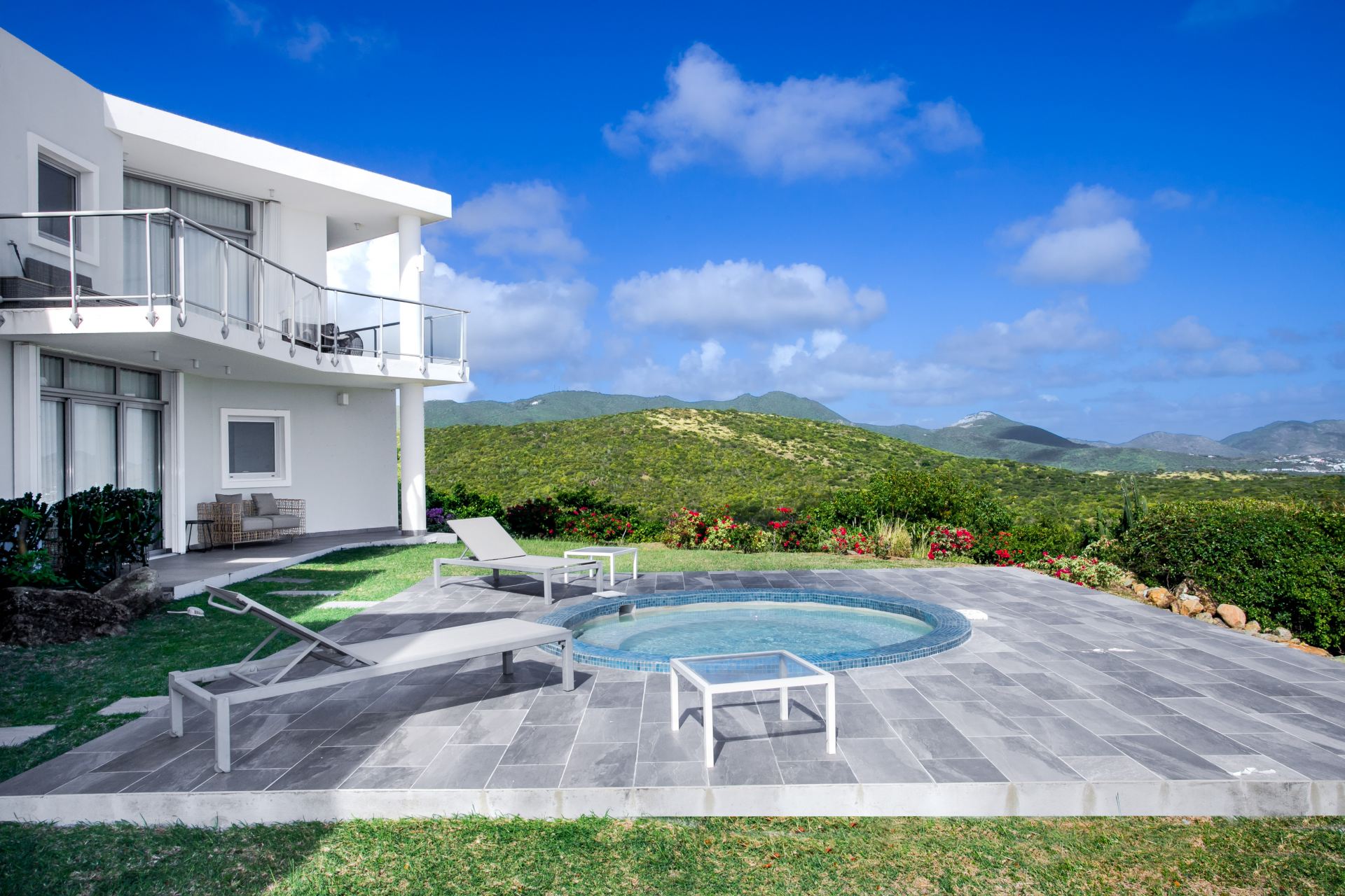 Villa Five Minutes More