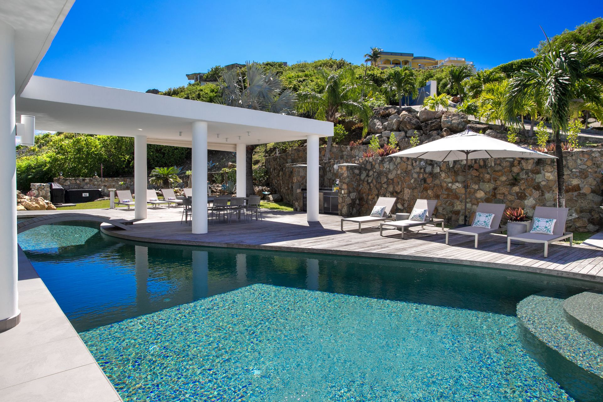 Villa Five Minutes More