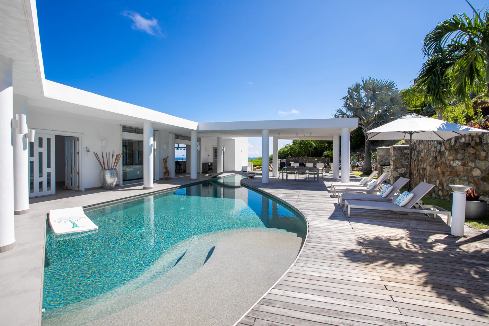 Villa Five Minutes More