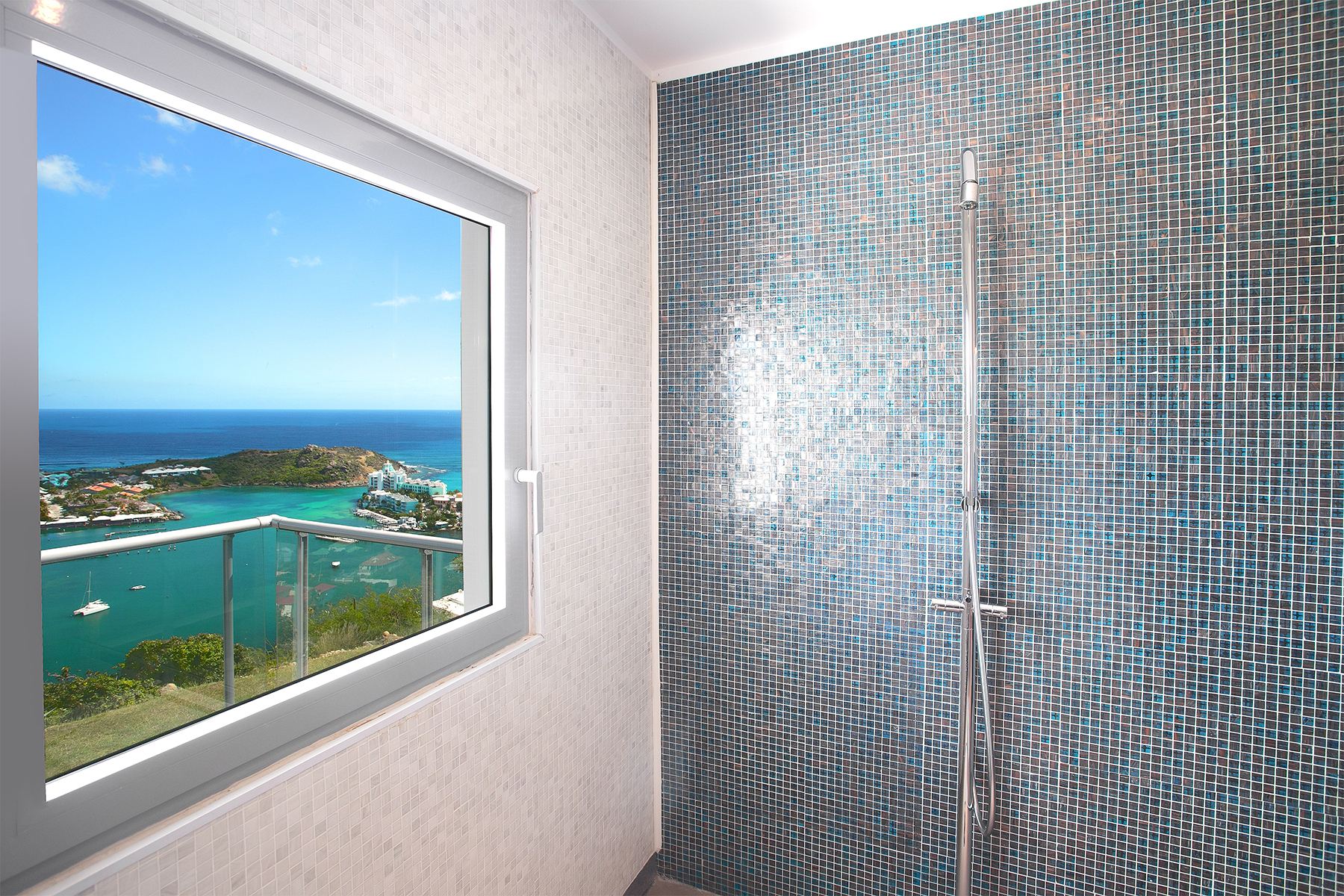 Villa Five Minutes More