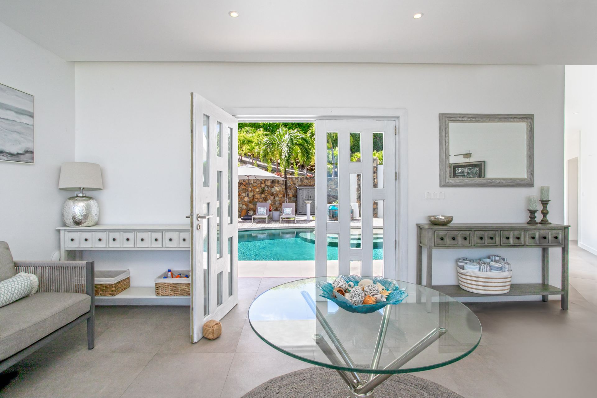 Villa Five Minutes More