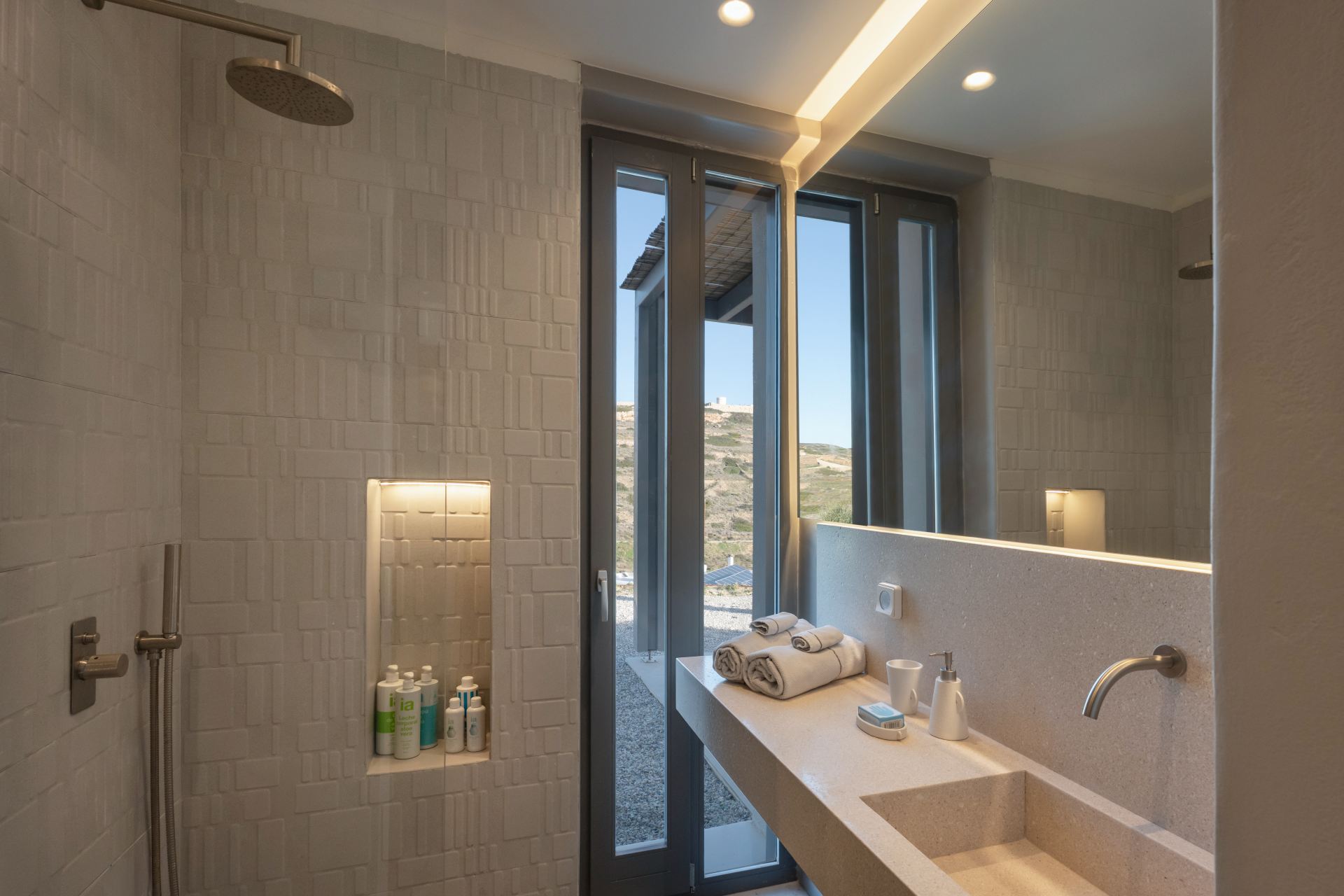 Villa Dabet and Guest House