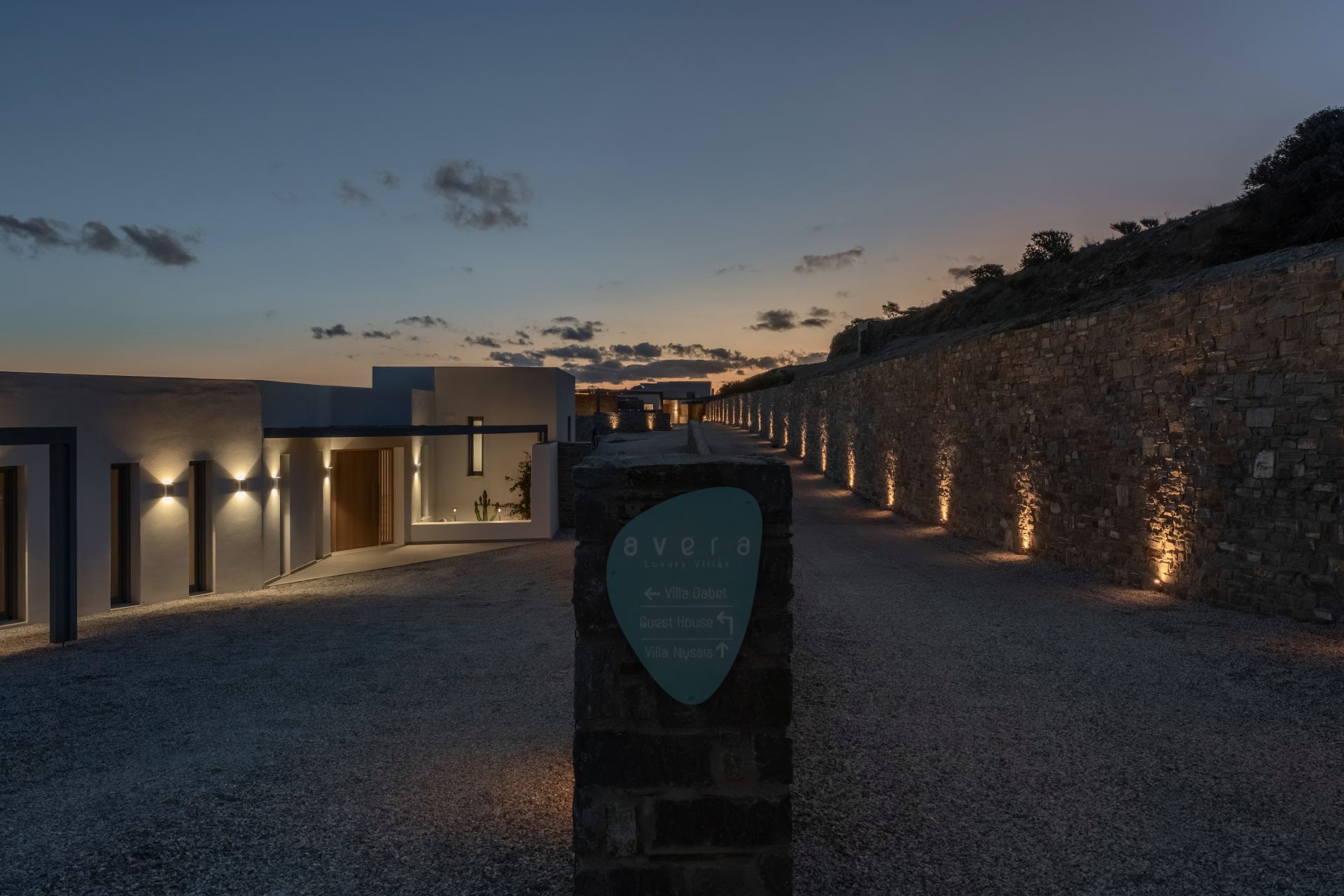 Villa Dabet and Guest House