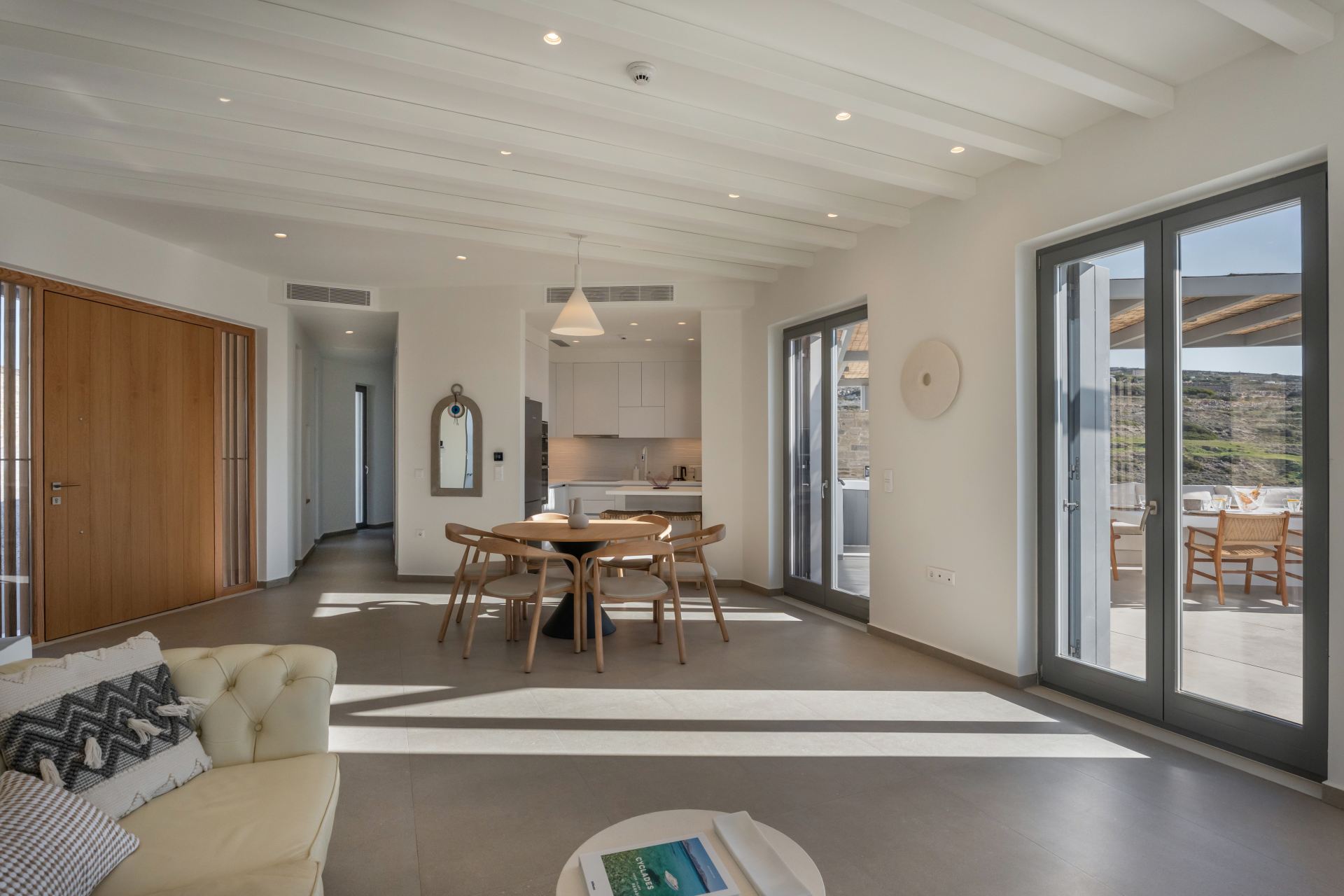 Villa Dabet and Guest House