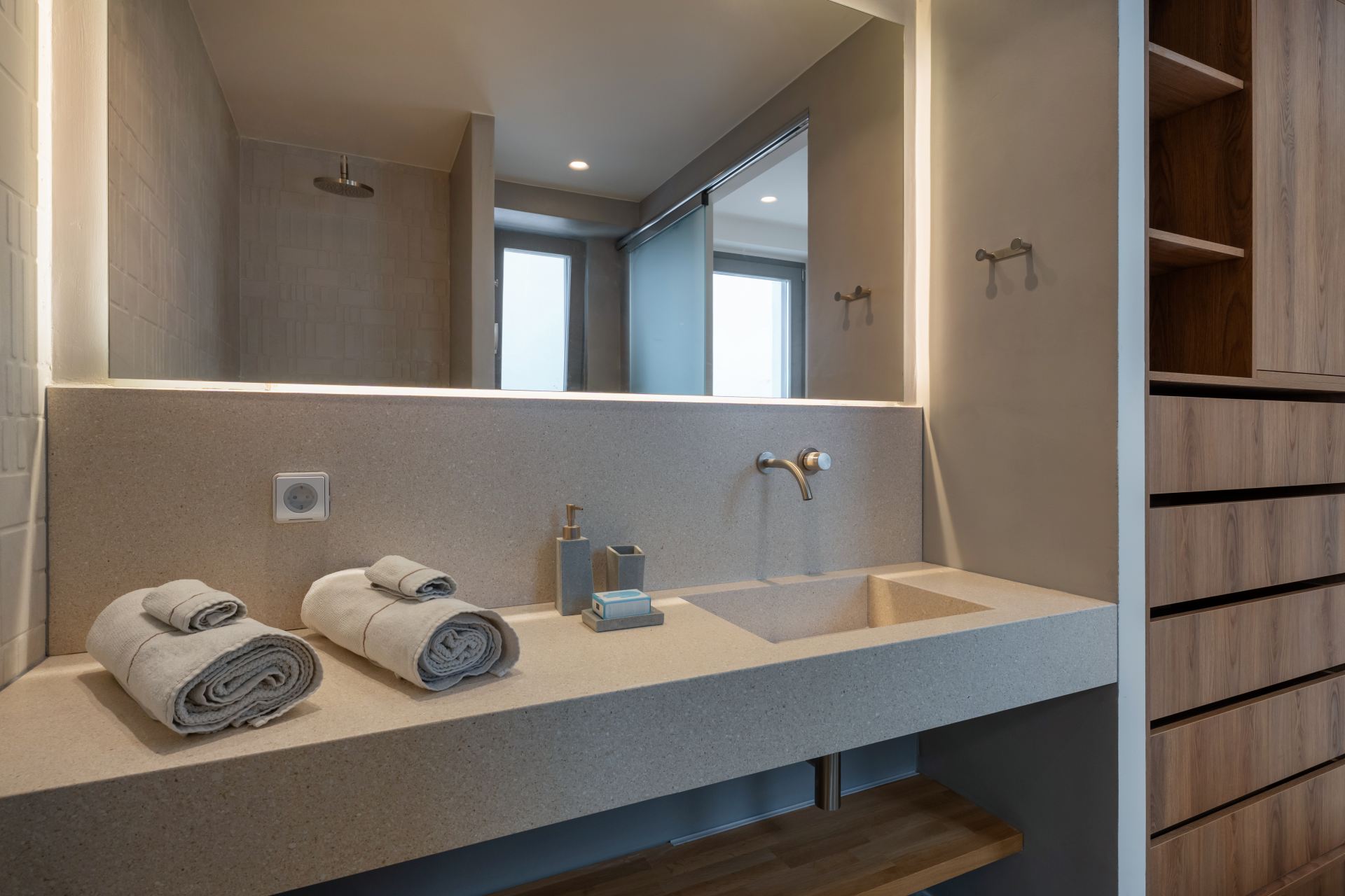 Villa Dabet and Guest House