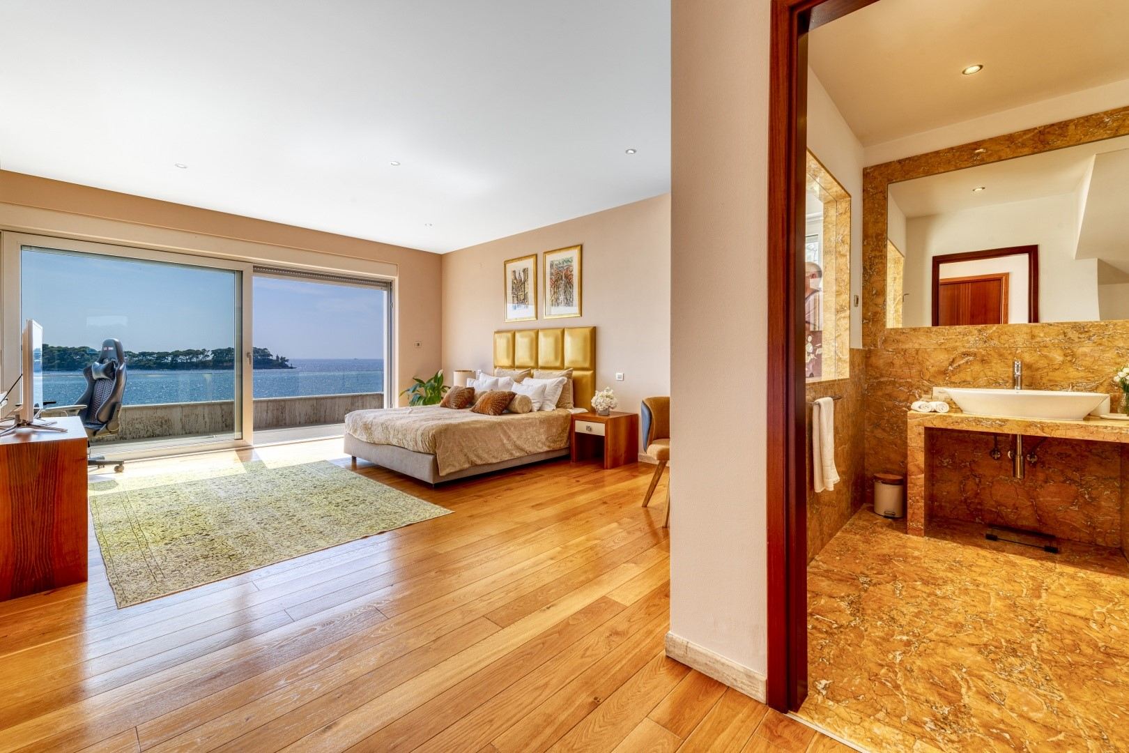 Villa Lux Life