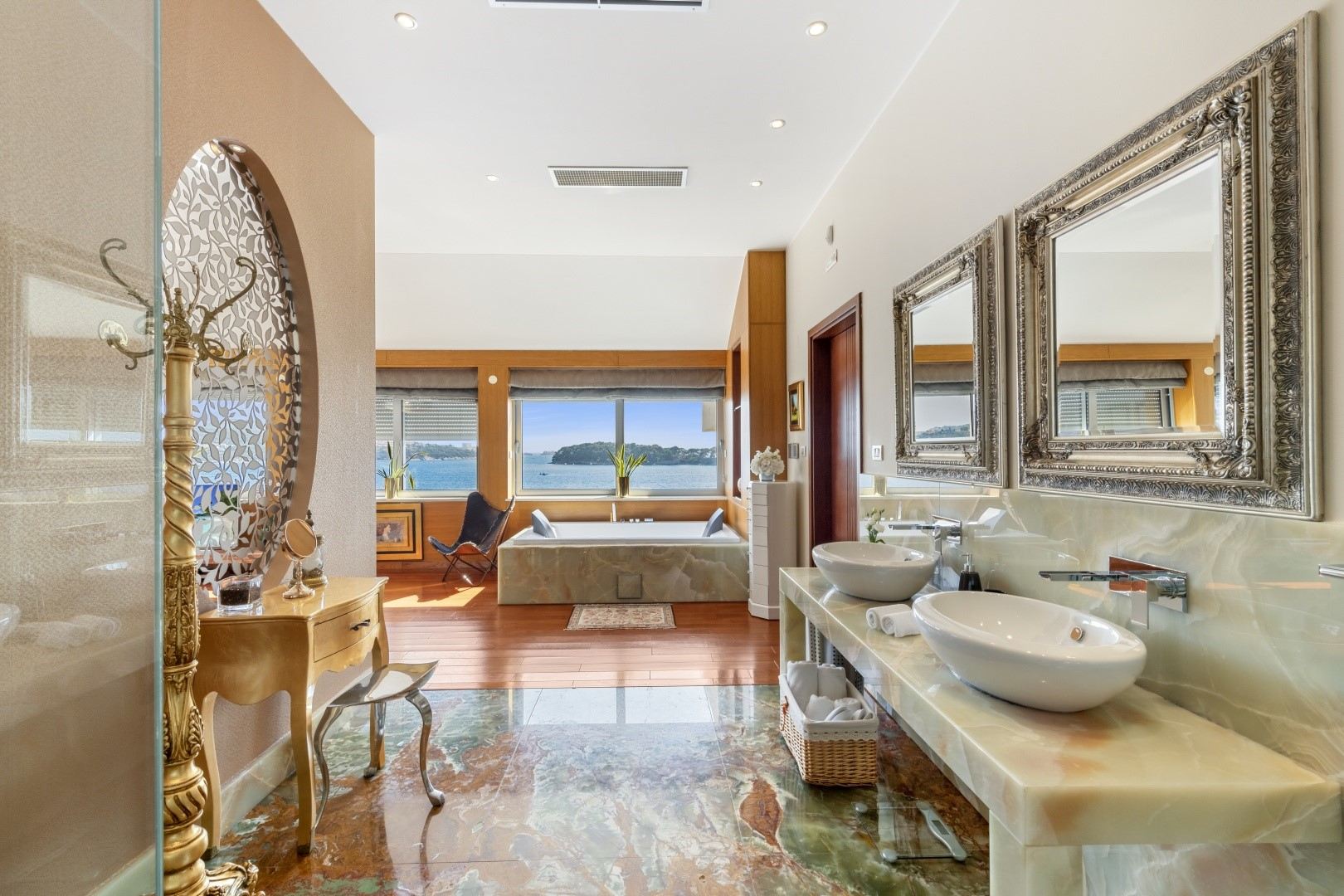 Villa Lux Life