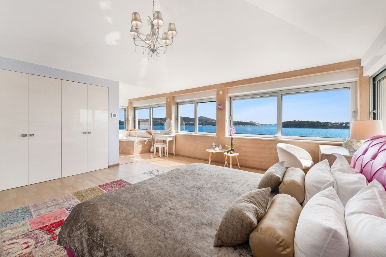 Villa Lux Life
