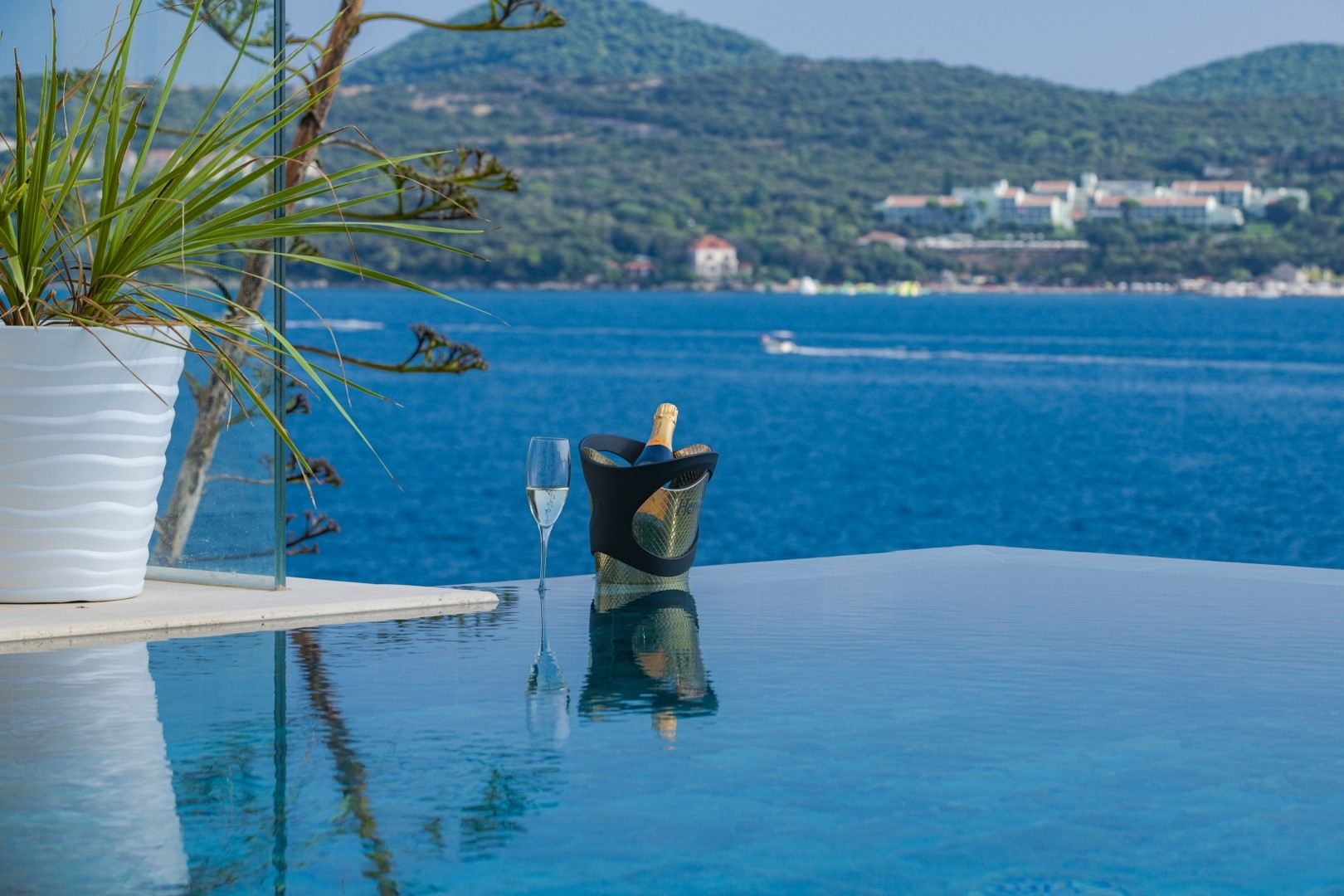 Villa Lux Life