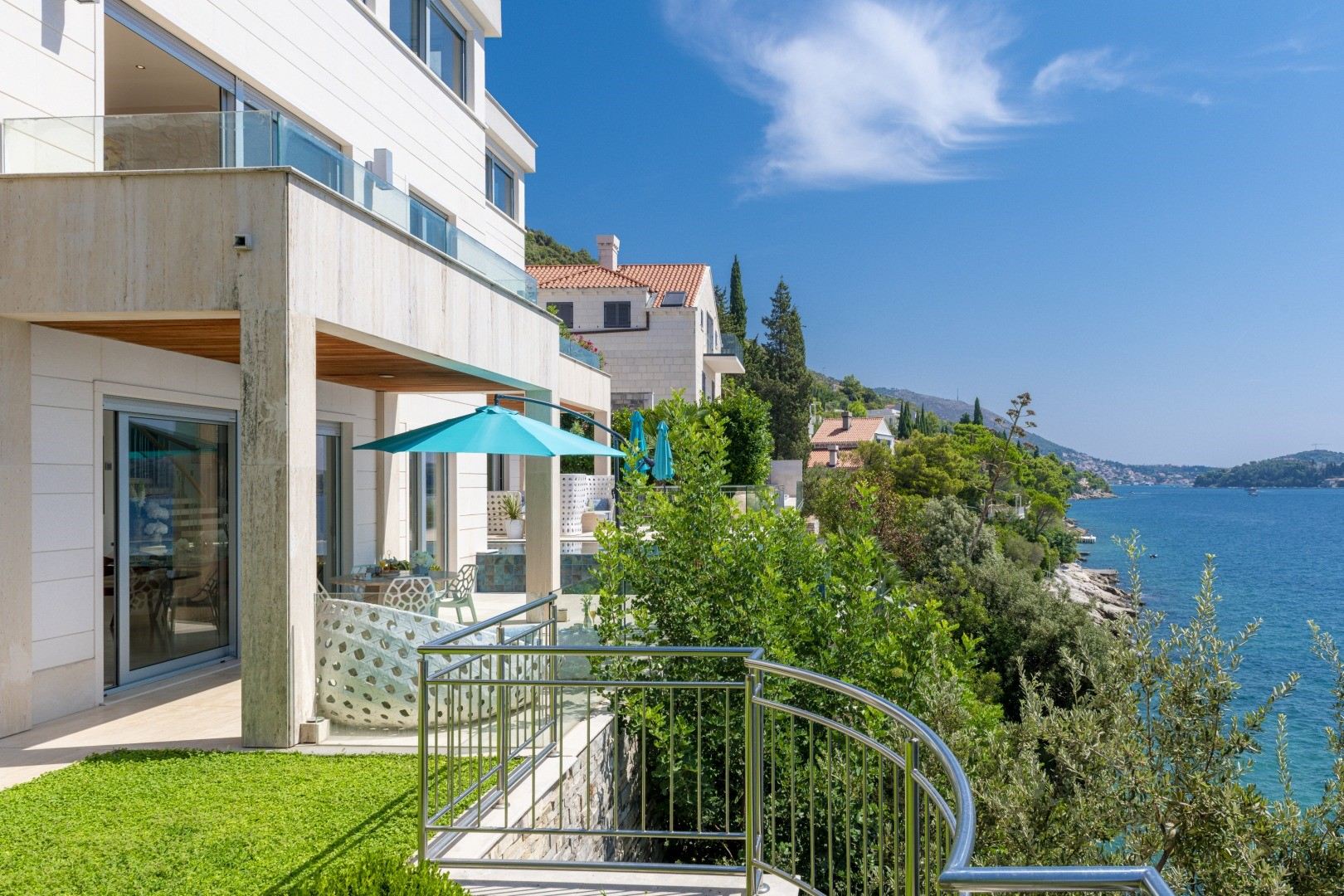 Villa Lux Life