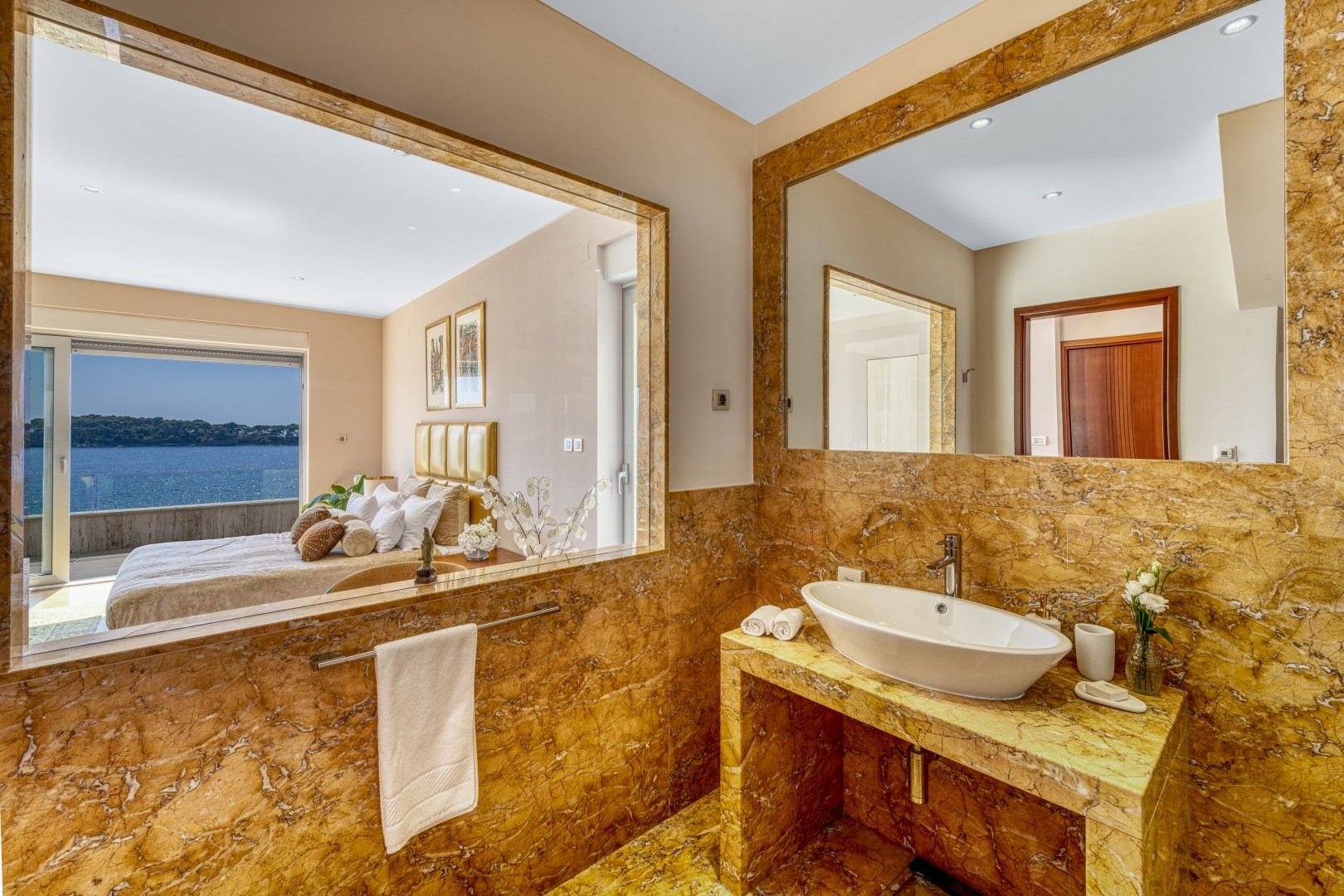 Villa Lux Life