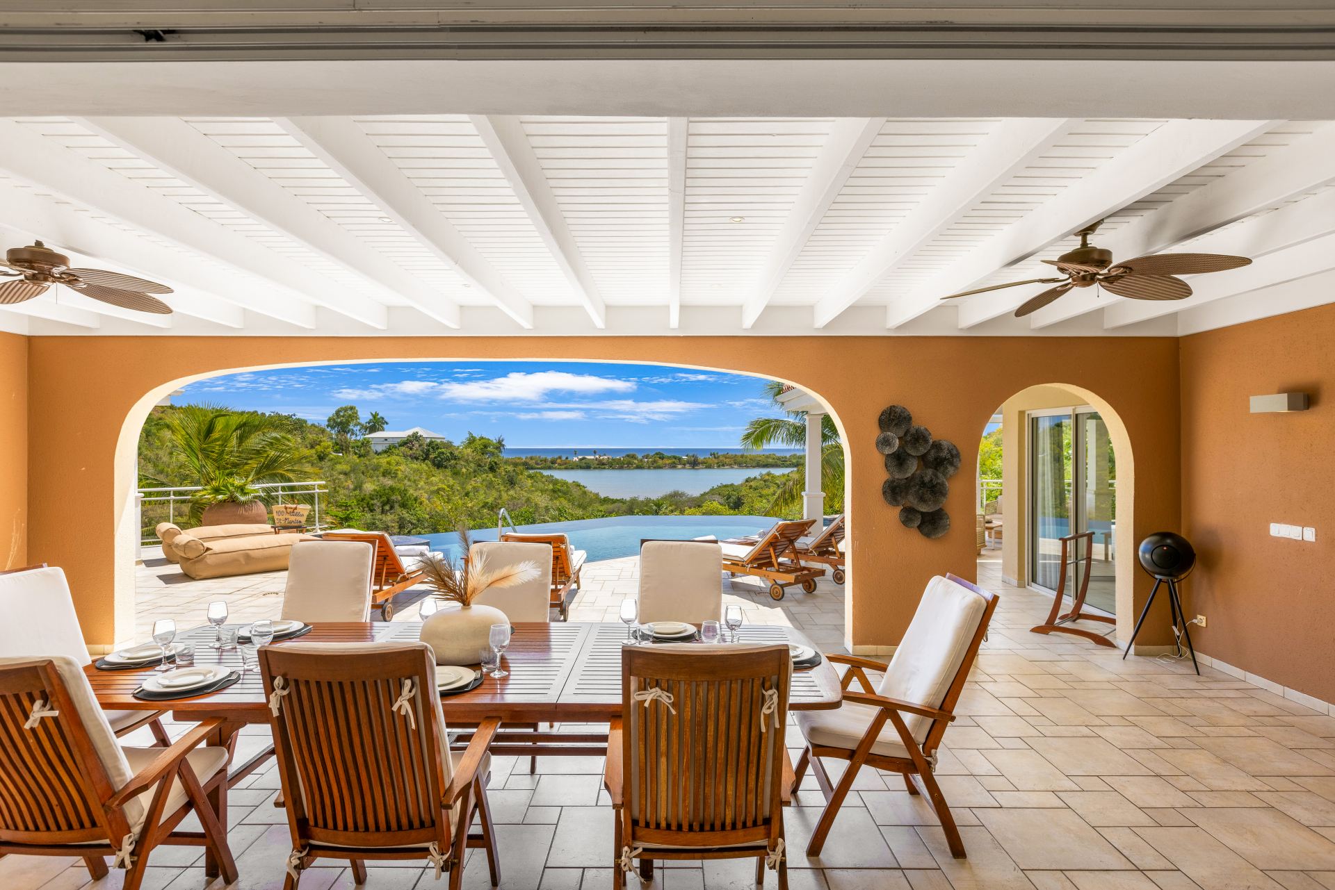 Villa Sea Vous Play