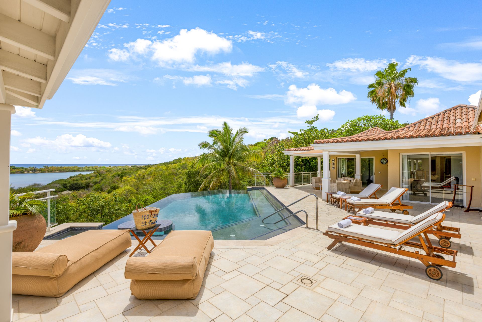 Villa Sea Vous Play