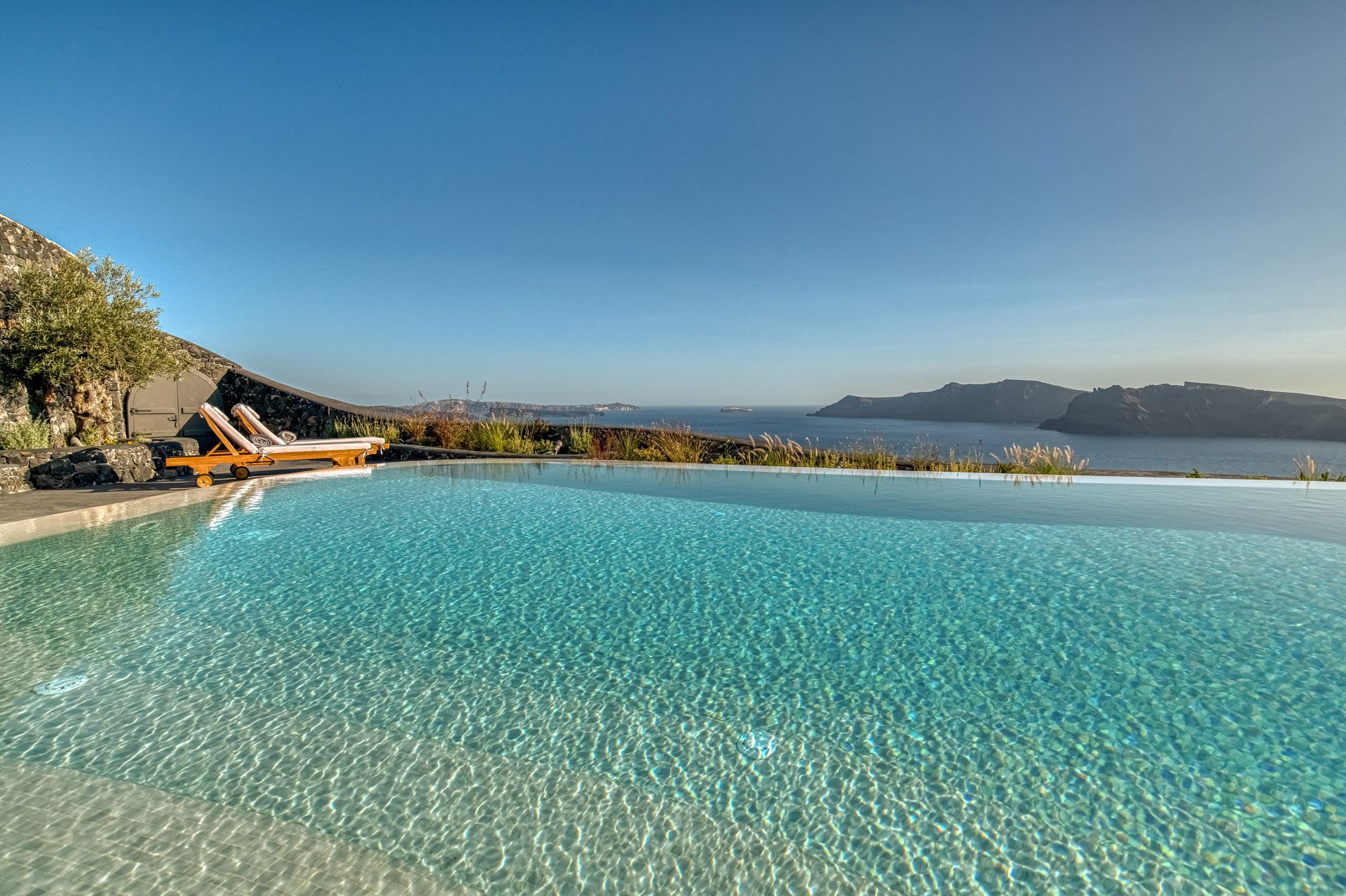 Perivolas Villas