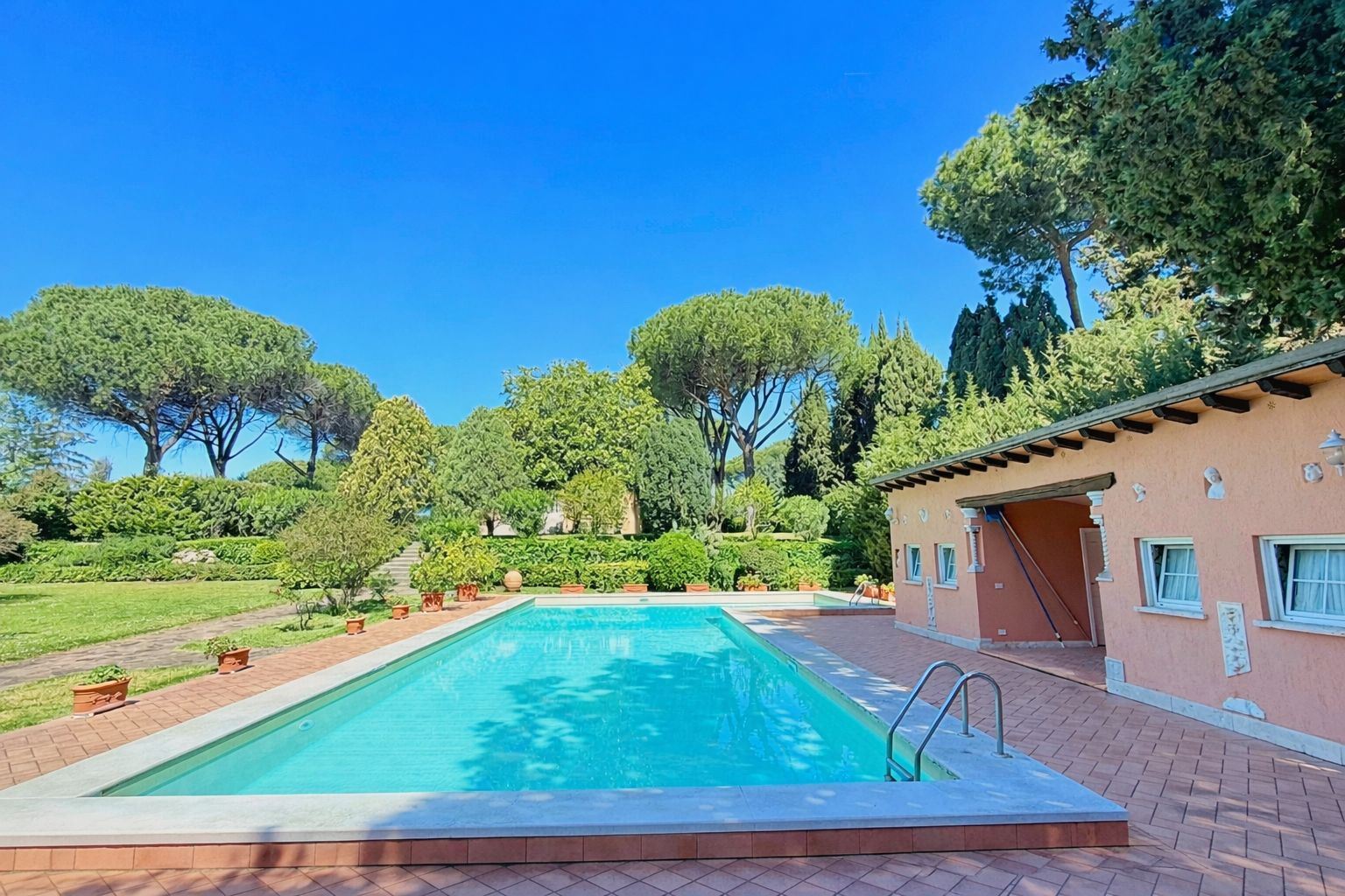 Villa Gucci