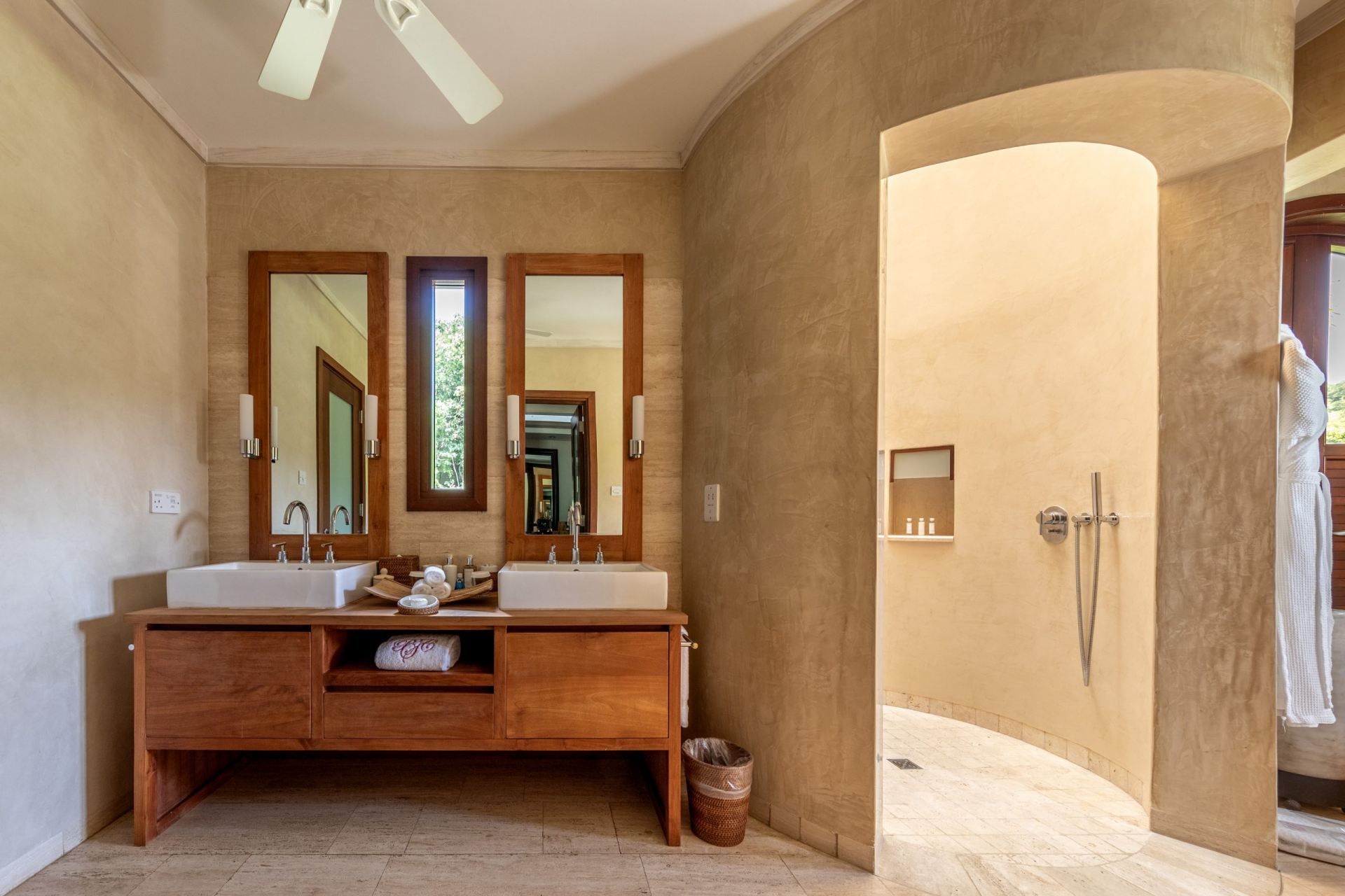 Villa Silver Turtle